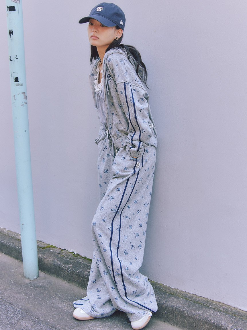 【スナイデル/SNIDEL】の【WEB限定カラーあり】UVカットスウェットワイドパンツ インテリア・キッズ・メンズ・レディースファッション・服の通販 founy(ファニー) 　ファッション　Fashion　レディースファッション　Fashion for Women　パンツ　Pants & Trousers　ヴィンテージ　Vintage Style　今季　This Season, Current Season　スウェット / スエット　Sweatshirt, Sweatwear　ストレート　Straight, Straight Cut　スポーティ　Sporty, Casual Athletic　ドローストリング　Drawstring, Pull Cord　フラワー　Flower, Floral　プリント　Print, Printed Pattern　無地　Plain, Solid Color　ロマンティック　Romantic, Feminine Style　ワイド　Wide, Wide Fit　おすすめ　Recommended / Our Picks　旅行　Travel　FLOWER[936]|ID: prp329100004621954 ipo3291000000033165754