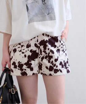 【ユーバイ スピック&スパン/U by Spick&Span】のCOW PRINT SHORT PANTS 人気、トレンドファッション・服の通販 founy(ファニー) ファッション Fashion レディースファッション Fashion for Women パンツ Pants & Trousers ショートパンツ・ハーフパンツ High-Waisted & Relaxed Shorts 2025年 2025 2025春夏・S/S Spring/Summer 2025 SS25 ショート Short, Short Length |ID:prp329100004622088