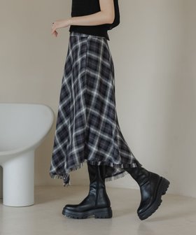 【ローリーズファーム/LOWRYS FARM】のオンブレチェックイレヘムスカート 人気、トレンドファッション・服の通販 founy(ファニー) ファッション Fashion レディースファッション Fashion for Women スカート Skirts おすすめ Recommended / Our Picks アシンメトリー Asymmetrical Style グラデーション Gradient, Ombre サマー Summer, Summer Style サンダル Sandals, Summer Shoes セットアップ Set-Up, Coordinated Outfit チェック Check, Plaid, Tartan バランス Balance, Style Balance ビスチェ Bustier, Corset Top フリンジ Fringe, Tassel 夏 Summer 秋 Autumn |ID:prp329100004622382