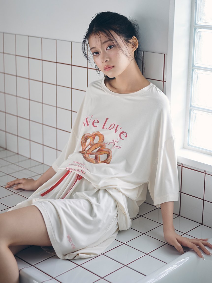 【スナイデル ホーム/SNIDEL HOME】の【接触冷感】オーバーサイズカットセットアップ 人気、トレンドファッション・服の通販 founy(ファニー) 　ファッション　Fashion　レディースファッション　Fashion for Women　セットアップ　Matching Sets　おすすめ　Recommended / Our Picks　ギフト プレゼント　Gift / Present　ショート　Short, Short Length　セットアップ　Set-Up, Coordinated Outfit　プリント　Print, Printed Pattern　ポーチ　Pouch, Small Case　リボン　Ribbon, Bow　ワンポイント　One Point, Statement Accent　 other-1|ID: prp329100004622795 ipo3291000000033184584