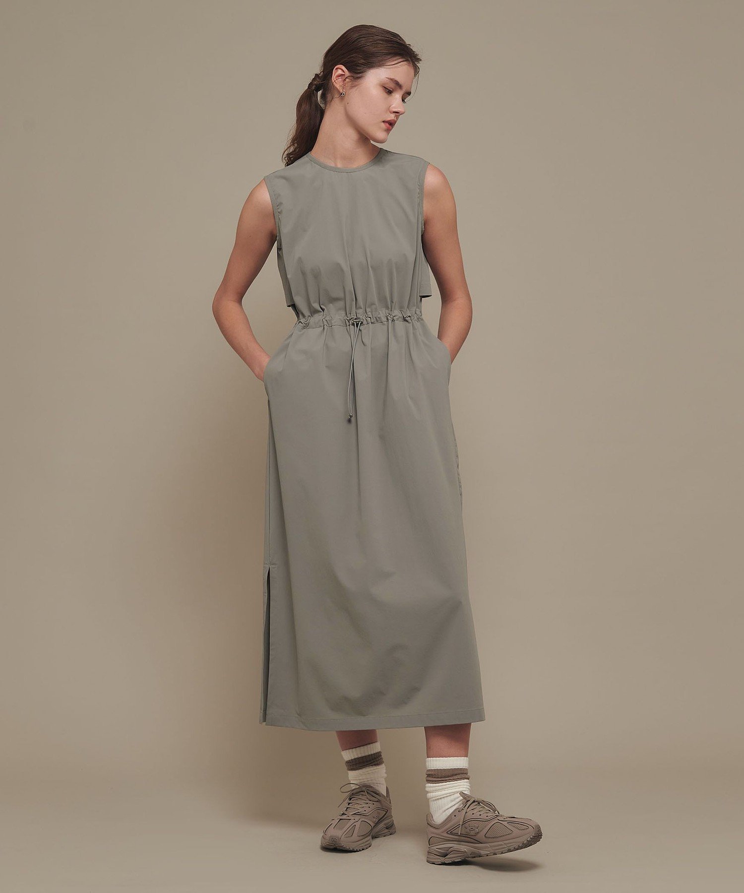 【ユナイテッドアローズ/UNITED ARROWS】のUNITED ARROWS ウーブン ドレス/ワンピース インテリア・キッズ・メンズ・レディースファッション・服の通販 founy(ファニー) 　ファッション　Fashion　レディースファッション　Fashion for Women　ワンピース　Dresses　フォーマル・パーティードレス・結婚式用ドレス　Elegant & Casual Dresses　コレクション　Collection, Seasonal Line　シンプル　Simple, Minimal　ストレッチ　Stretch, Stretchy Fabric　ドレス　Dress, One-Piece　ドローコード　Drawcord, Drawstring Cord　ノースリーブ　Sleeveless, No-Sleeve　メタル　Metal, Metal Parts　MD.GRAY|ID: prp329100004622922 ipo3291000000033186907