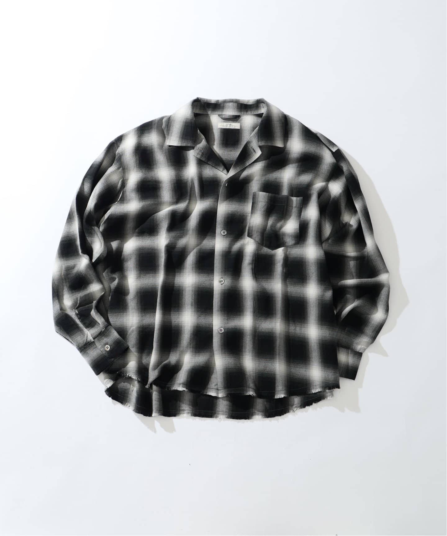 【ジャーナルスタンダード レリューム/JOURNAL STANDARD relume / MEN】のレーヨン アンカット フリンジ チェックシャツ インテリア・キッズ・メンズ・レディースファッション・服の通販 founy(ファニー) 　ファッション　Fashion　メンズファッション　Fashion for Men　とろみ　Fluid, Flowy Fabric　グラデーション　Gradient, Ombre　シンプル　Simple, Minimal　チェック　Check, Plaid, Tartan　トレンド　Trend, Trending Now　バランス　Balance, Style Balance　フリンジ　Fringe, Tassel　リラックス　Relax, Relaxed Fit　人気　Popular, Best Seller　半袖　Short Sleeve, Half Sleeve　ブラック|ID: prp329100004623085 ipo3291000000033241426
