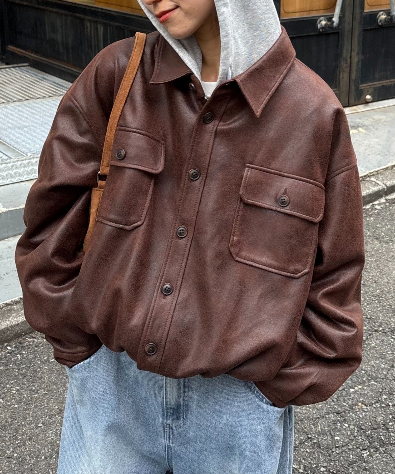 【チャオパニックティピー/CIAOPANIC TYPY】の【UNISEX】レザーシャツジャケット インテリア・キッズ・メンズ・レディースファッション・服の通販 founy(ファニー) 　ファッション　Fashion　レディースファッション　Fashion for Women　アウター　Coat / Outerwear Collection　レディースジャケット・軽アウター　Jackets　アクセサリー　Fashion Accessories　インナー　Innerwear　カットソー　Cut and Sewn Top　シンプル　Simple, Minimal　スニーカー　Sneakers, Trainers　デニム　Denim, Jeans Material　トレンド　Trend, Trending Now　定番　Standard, Basic Item　フラップ　Flap, Flap Pocket　フロント　Front, Front Design　ブルゾン　Blouson, Bomber Jacket　ポケット　Pocket, Pocket Detail　帽子　Hat, Headwear　ミックス　Mix, Mixed Style　ユニセックス　Unisex, Genderless　リラックス　Relax, Relaxed Fit　おすすめ　Recommended / Our Picks　エレガント 上品　Elegant　ブラウン|ID: prp329100004623260 ipo3291000000033191135
