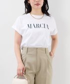 【マイカ ディール/MICA & DEAL】のMARCIA ヘムラウンドロゴプリントT-shirt 2サイズ展開 人気、トレンドファッション・服の通販 founy(ファニー) ファッション Fashion レディースファッション Fashion for Women トップス・カットソー Cut & Sew Tops シャツ・ブラウス・オフィスカジュアル Elegant Blouses & Button-Ups ロングTシャツ・Tシャツ Longline T-Shirts & Tees インナー Innerwear カットソー Cut and Sewn Top カーディガン Cardigan, Knitwear シルク Silk, 100% Silk スラックス Slacks, Dress Pants デニム Denim, Jeans Material 人気 Popular, Best Seller ヘムライン Hemline, Bottom Cut おすすめ Recommended / Our Picks thumbnail WHITE|ID: prp329100004623373 ipo3291000000033339139