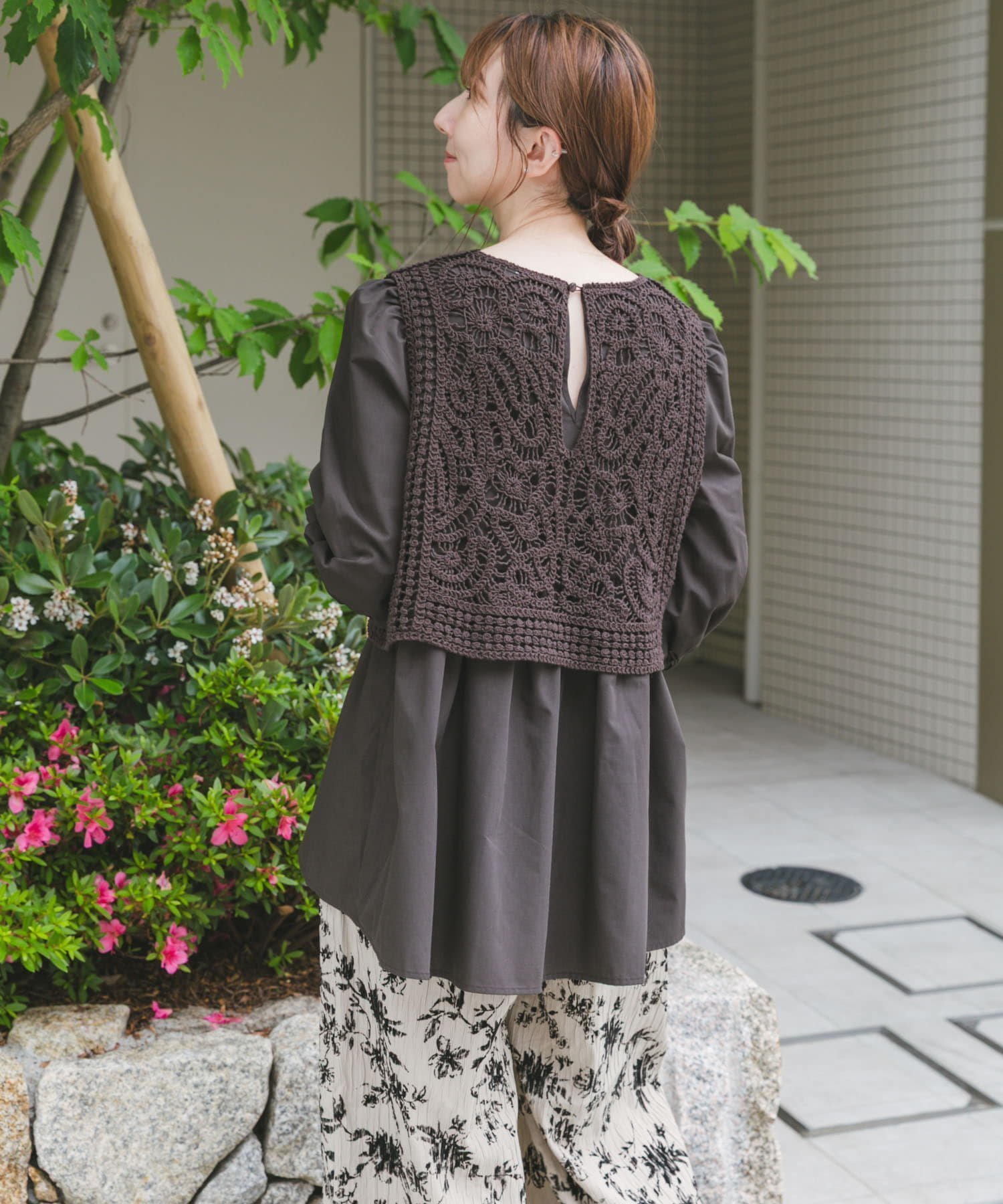 【アイテムズアーバンリサーチ/ITEMS URBAN RESEARCH】のレースベストドッキングチュニック 人気、トレンドファッション・服の通販 founy(ファニー) 　ファッション　Fashion　レディースファッション　Fashion for Women　アウター　Coat / Outerwear Collection　トップス・カットソー　Cut & Sew Tops　ベスト&ジレ / 重ね着スタイル　Vests & Gilets　2025年　2025　2025春夏・S/S　Spring/Summer 2025 SS25　チュニック　Tunic, Long Top　ドッキング　Docking, Mixed Material　ベスト　Vest, Waistcoat　レース　Lace, Lace Fabric　エレガント 上品　Elegant　夏　Summer　S/S・春夏　SS, Spring/Summer, Warm Season　 other-1|ID: prp329100004623391 ipo3291000000033669515