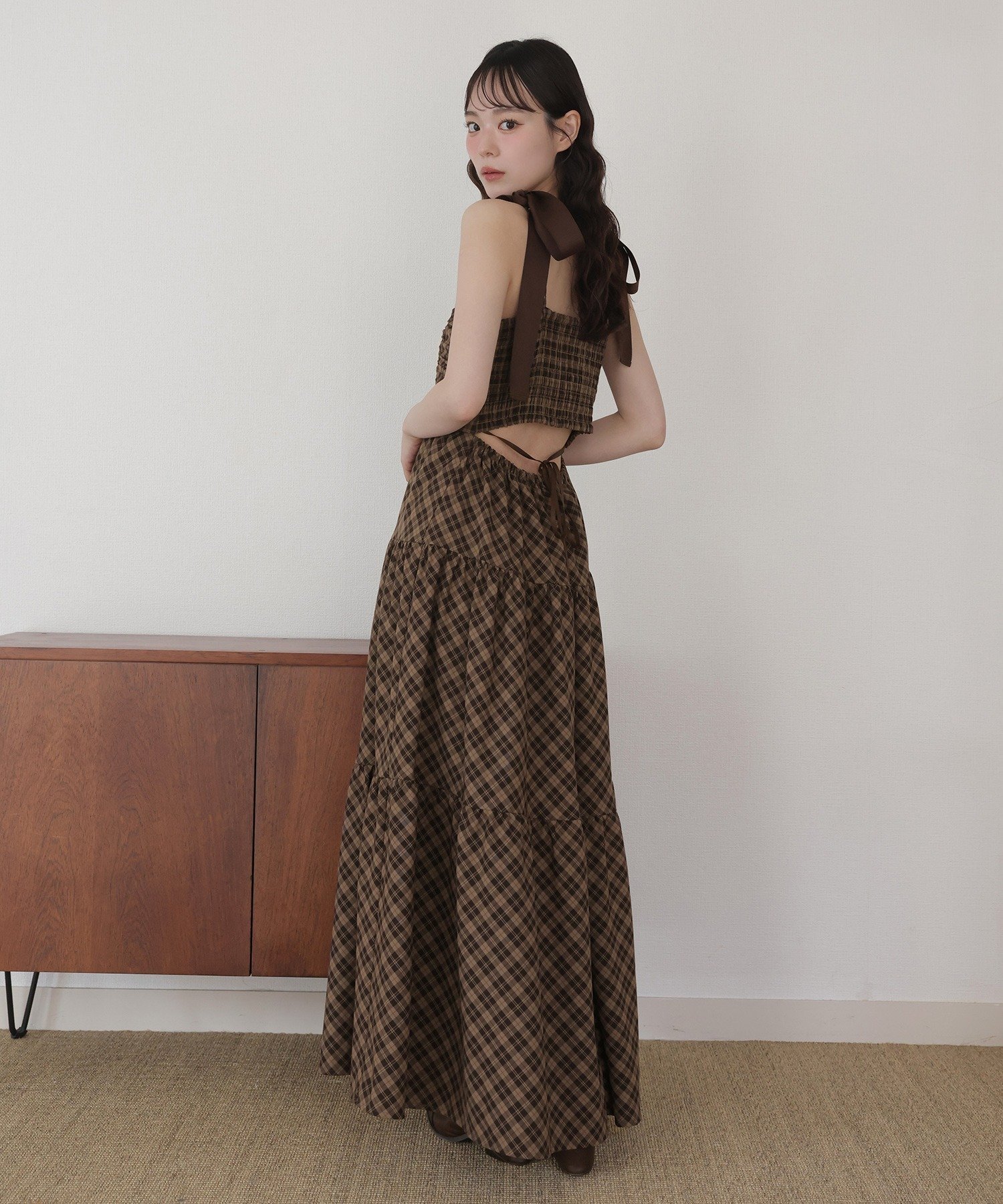 【ナイスクラップ/NICE CLAUP】の背中あき肩リボンティアードキャミワンピ 人気、トレンドファッション・服の通販 founy(ファニー) 　ファッション　Fashion　レディースファッション　Fashion for Women　ワンピース　Dresses　キャミソールワンピース　Camisole Dresses　おすすめ　Recommended / Our Picks　カーディガン　Cardigan, Knitwear　キャップ　Cap, Baseball Cap　サンダル　Sandals, Summer Shoes　スニーカー　Sneakers, Trainers　ダウン　Down, Puffer　フェミニン　Feminine, Girly　フラット　Flat, Flat Shoes　リゾート　Resort, Vacation Style　リボン　Ribbon, Bow　 other-1|ID: prp329100004623443 ipo3291000000033193234
