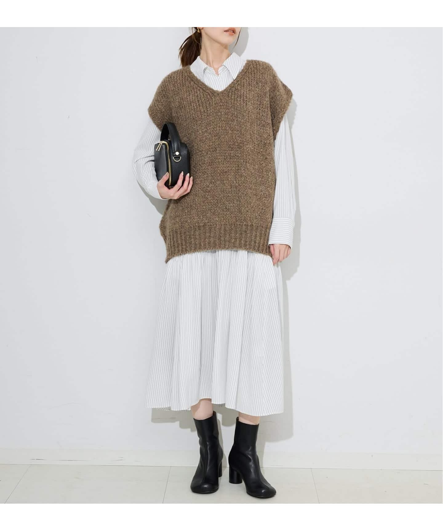 【スローブ イエナ/SLOBE IENA】のチョークストライプティアードシャツワンピース インテリア・キッズ・メンズ・レディースファッション・服の通販 founy(ファニー) 　ファッション　Fashion　レディースファッション　Fashion for Women　ワンピース　Dresses　シャツワンピース / 1枚で着映えコーデ　Shirt Dresses　2025年　2025　2025-2026秋冬・A/W　Autumn/Winter 2025–26 AW25–26　おすすめ　Recommended / Our Picks　カフス　Cuff Design　カーディガン　Cardigan, Knitwear　ストライプ　Stripe, Striped Pattern　ベスト　Vest, Waistcoat　ペチコート　Petticoat, Underskirt　ポケット　Pocket, Pocket Detail　夏　Summer　秋　Autumn　ホワイト|ID: prp329100004623703 ipo3291000000033504167