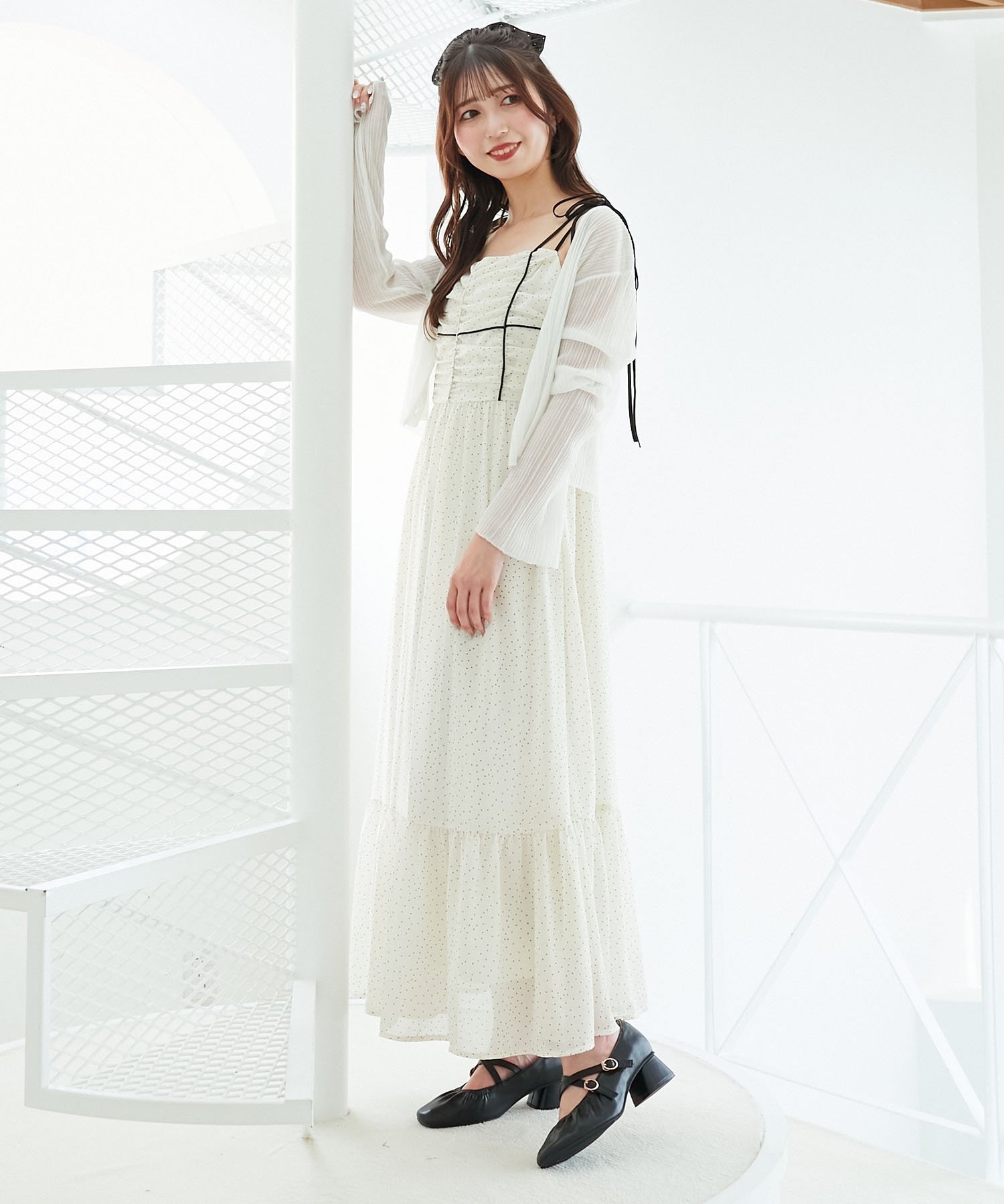 【マジェスティック レゴン/MAJESTIC LEGON】のバイカラーリボンキャミワンピース 人気、トレンドファッション・服の通販 founy(ファニー) 　ファッション　Fashion　レディースファッション　Fashion for Women　ワンピース　Dresses　キャミソールワンピース　Camisole Dresses　キャミワンピース　Cami Dress, Slip Dress　ギャザー　Gathered, Ruffled　ティアード　Tiered, Tiered Style　フィット　Fit, Slim Fit　リボン　Ribbon, Bow　ロング　Long, Long-Length　羽織　Haori, Light Jacket　 other-1|ID: prp329100004623738 ipo3291000000033610833