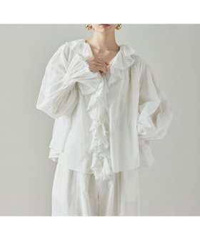 【カレンソロジー/Curensology】のラッフルレースブラウス 人気、トレンドファッション・服の通販 founy(ファニー) ファッション Fashion レディースファッション Fashion for Women トップス・カットソー Cut & Sew Tops シャツ・ブラウス・オフィスカジュアル Elegant Blouses & Button-Ups アンティーク Antique-Inspired エレガント 上品 Elegant ギャザー Gathered, Ruffled シャーリング Shirring, Ruched ハンド Hand, Handmade フェミニン Feminine, Girly フリル Frill, Ruffle フロント Front, Front Design レース Lace, Lace Fabric |ID:prp329100004623933