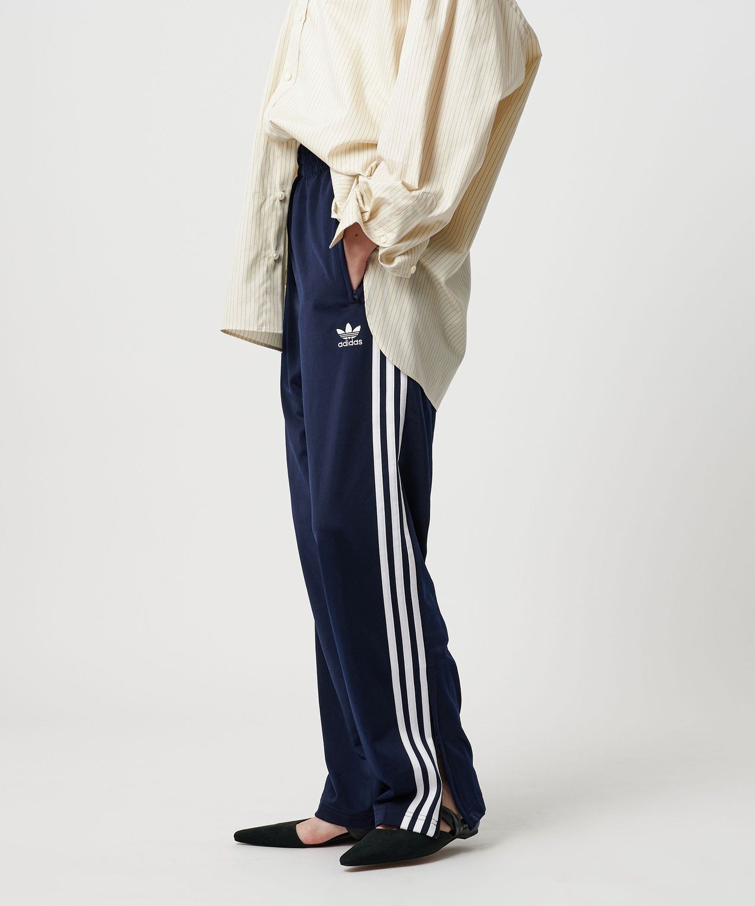 【ビューティ&ユース ユナイテッドアローズ/BEAUTY&YOUTH / UNITED ARROWS】のadidas Originals ファイヤーバードトラックパンツ インテリア・キッズ・メンズ・レディースファッション・服の通販 founy(ファニー) 　ファッション　Fashion　レディースファッション　Fashion for Women　パンツ　Pants & Trousers　カッティング　Cutting Detail　クラシック　Classic, Timeless Style　今季　This Season, Current Season　ジャケット　Jacket, Outerwear　スニーカー　Sneakers, Trainers　スポーツ　Sports, Activewear　スポーティ　Sporty, Casual Athletic　ドローコード　Drawcord, Drawstring Cord　フィット　Fit, Slim Fit　ミックス　Mix, Mixed Style　モダン　Modern, Contemporary　おすすめ　Recommended / Our Picks　NAVY|ID: prp329100004624043 ipo3291000000033201908