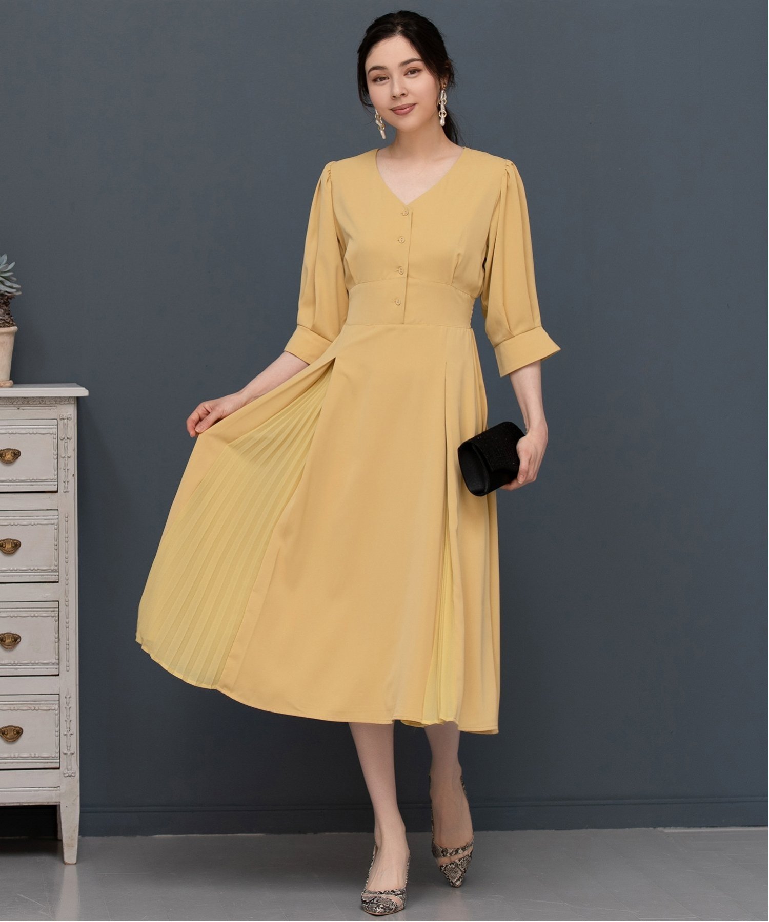 【ドレス/DRESS+】のワンピース 袖付き 披露宴 結婚式 オフィス パーティードレス インテリア・キッズ・メンズ・レディースファッション・服の通販 founy(ファニー) 　ファッション　Fashion　レディースファッション　Fashion for Women　ワンピース　Dresses　フォーマル・パーティードレス・結婚式用ドレス　Elegant & Casual Dresses　ギャザー　Gathered, Ruffled　コルセット　Corset, Bustier　ストール　Stole, Wrap　デコルテ　Décolleté, Neckline　ドレス　Dress, One-Piece　フレア　Flare, Flared　フロント　Front, Front Design　プリーツ　Pleats, Pleated　ボレロ　Bolero, Short Cardigan　エレガント 上品　Elegant　結婚式　Wedding　披露宴　Wedding Reception　フレッシュイエロー|ID: prp329100004625108 ipo3291000000033223922