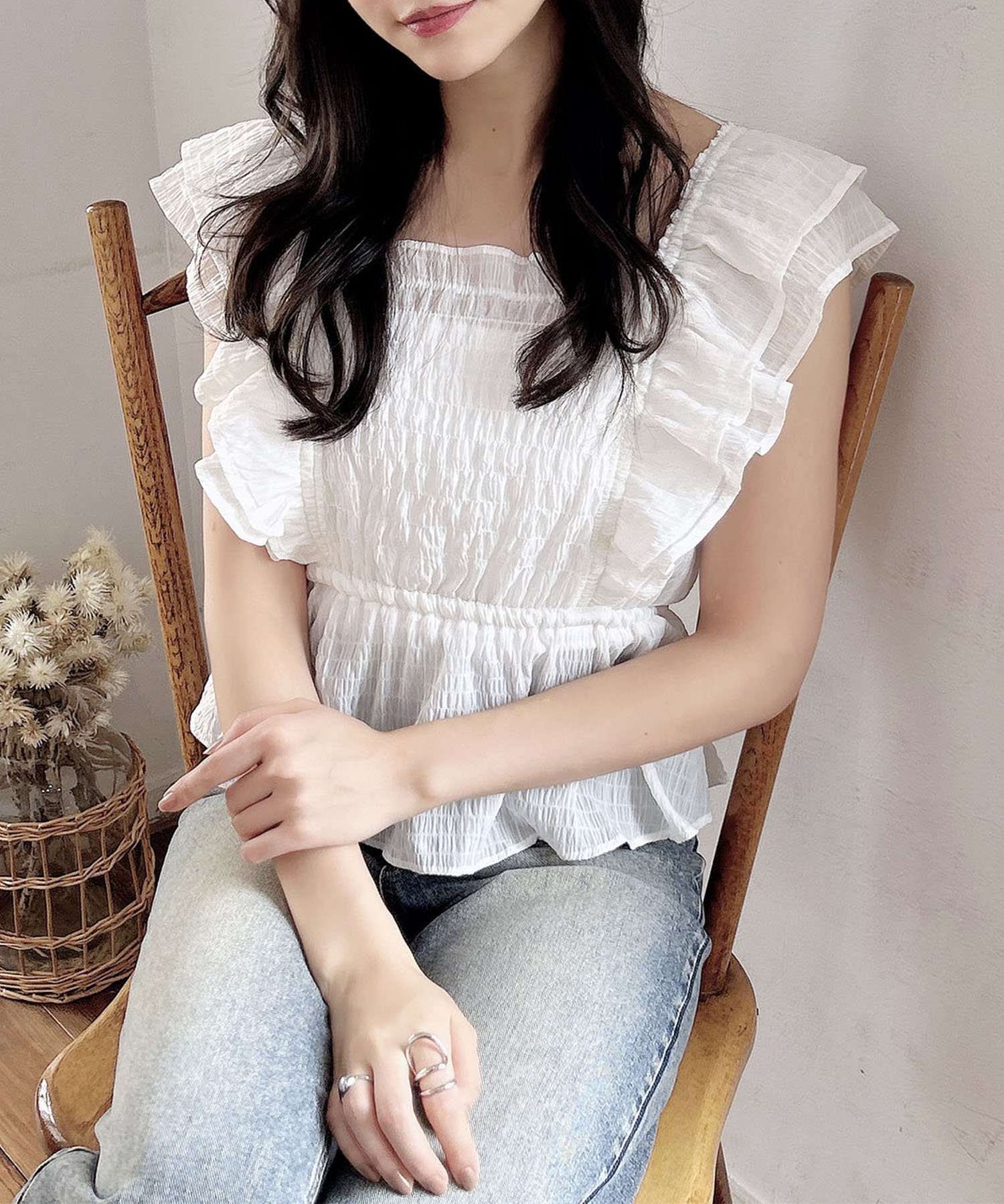 【イング/INGNI】の【WEB限定】フリルペプラムブラウス 人気、トレンドファッション・服の通販 founy(ファニー) 　ファッション　Fashion　レディースファッション　Fashion for Women　トップス・カットソー　Cut & Sew Tops　シャツ・ブラウス・オフィスカジュアル　Elegant Blouses & Button-Ups　インナー　Innerwear　シアー　Sheer, See-Through　シャーリング　Shirring, Ruched　シューズ　Shoes, Footwear　スマホ　Smartphone, Mobile Device　スラックス　Slacks, Dress Pants　ダウン　Down, Puffer　チェーン　Chain, Chain Strap　デニム　Denim, Jeans Material　ドット　Polka Dot, Dot Pattern　定番　Standard, Basic Item　ノースリーブ　Sleeveless, No-Sleeve　バレエ　Ballet, Ballet Style　フリル　Frill, Ruffle　ペプラム　Peplum, Flared Hem　マーメイド　Mermaid, Fishtail Silhouette　ロマンティック　Romantic, Feminine Style　ロング　Long, Long-Length　おすすめ　Recommended / Our Picks　エレガント 上品　Elegant　 other-1|ID: prp329100004625171 ipo3291000000033422797