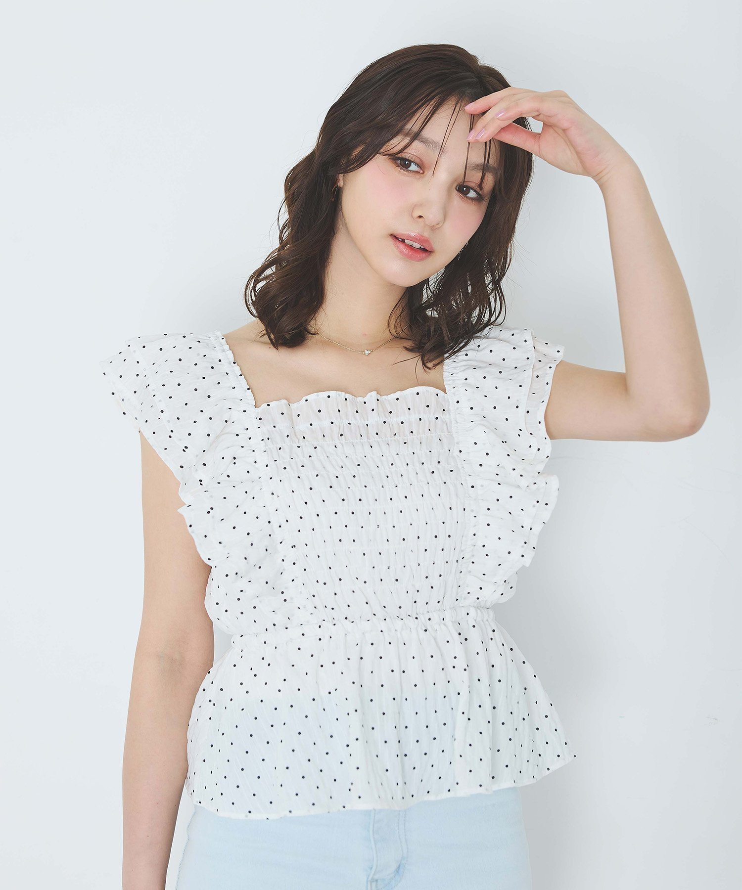 【イング/INGNI】の【WEB限定】フリルペプラムブラウス インテリア・キッズ・メンズ・レディースファッション・服の通販 founy(ファニー) 　ファッション　Fashion　レディースファッション　Fashion for Women　トップス・カットソー　Cut & Sew Tops　シャツ・ブラウス・オフィスカジュアル　Elegant Blouses & Button-Ups　インナー　Innerwear　シアー　Sheer, See-Through　シャーリング　Shirring, Ruched　シューズ　Shoes, Footwear　スマホ　Smartphone, Mobile Device　スラックス　Slacks, Dress Pants　ダウン　Down, Puffer　チェーン　Chain, Chain Strap　デニム　Denim, Jeans Material　ドット　Polka Dot, Dot Pattern　定番　Standard, Basic Item　ノースリーブ　Sleeveless, No-Sleeve　バレエ　Ballet, Ballet Style　フリル　Frill, Ruffle　ペプラム　Peplum, Flared Hem　マーメイド　Mermaid, Fishtail Silhouette　ロマンティック　Romantic, Feminine Style　ロング　Long, Long-Length　おすすめ　Recommended / Our Picks　エレガント 上品　Elegant　オフホワイト/ドット|ID: prp329100004625171 ipo3291000000033422807