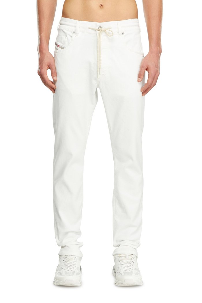 【ディーゼル/DIESEL / MEN】のメンズ デニム テーパード 2032 D-KROOLEY-B JOGG インテリア・キッズ・メンズ・レディースファッション・服の通販 founy(ファニー) https://founy.com/ ファッション Fashion メンズファッション Fashion for Men ストレッチ Stretch, Stretchy Fabric テーパード Tapered, Tapered Pants デニム Denim, Jeans Material ドローストリング Drawstring, Pull Cord フィット Fit, Slim Fit ポケット Pocket, Pocket Detail メンズ Men's, Menswear |ID: prp329100004625208 ipo3291000000033226621