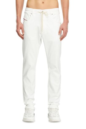 【ディーゼル/DIESEL / MEN】のメンズ デニム テーパード 2032 D-KROOLEY-B JOGG 人気、トレンドファッション・服の通販 founy(ファニー) ファッション Fashion メンズファッション Fashion for Men ストレッチ Stretch, Stretchy Fabric テーパード Tapered, Tapered Pants デニム Denim, Jeans Material ドローストリング Drawstring, Pull Cord フィット Fit, Slim Fit ポケット Pocket, Pocket Detail メンズ Men's, Menswear |ID:prp329100004625208