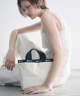 【アダム エ ロペ/ADAM ET ROPE'】の【LeSportsac for ADAM ET ROPE 】MEDIUM REVERSIBLE TOTE 人気、トレンドファッション・服の通販 founy(ファニー) ファッション Fashion レディースファッション Fashion for Women バッグ Bags 2025年 2025 2025春夏・S/S Spring/Summer 2025 SS25 スタンダード Standard, Basic モダン Modern, Contemporary 別注 Limited Edition, Custom Order 夏 Summer 春 Spring S/S・春夏 SS, Spring/Summer, Warm Season |ID:prp329100004625697