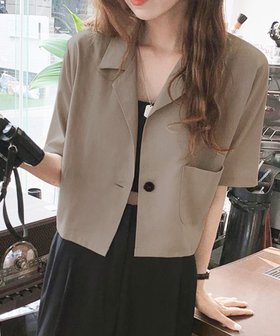 【アミュレット/Amulet】の【Amulet】クロップド半袖ジャケット 人気、トレンドファッション・服の通販 founy(ファニー) ファッション Fashion レディースファッション Fashion for Women アウター Coat / Outerwear Collection レディースジャケット・軽アウター Jackets クロップド Cropped, Short Length シンプル Simple, Minimal ジャケット Jacket, Outerwear 半袖 Short Sleeve, Half Sleeve |ID:prp329100004625998