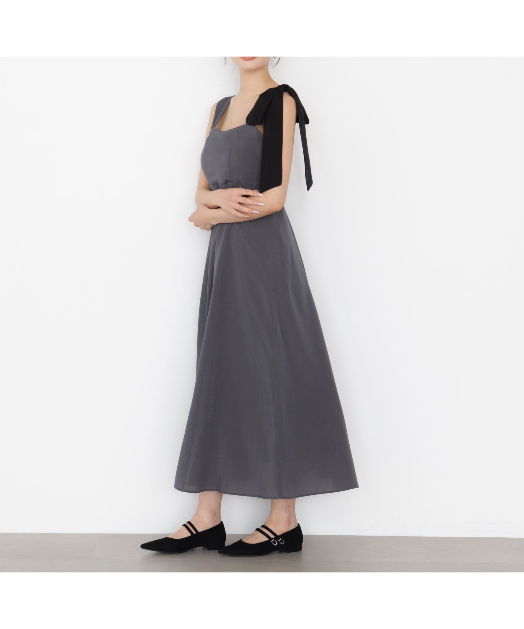 【プロポーション ボディドレッシング/PROPORTION BODY DRESSING】の《EDIT COLOGNE》肩リボンキャミワンピース インテリア・キッズ・メンズ・レディースファッション・服の通販 founy(ファニー) 　ファッション　Fashion　レディースファッション　Fashion for Women　ワンピース　Dresses　キャミソールワンピース　Camisole Dresses　アシンメトリー　Asymmetrical Style　カーディガン　Cardigan, Knitwear　キャミワンピース　Cami Dress, Slip Dress　シフォン　Chiffon, Lightweight Fabric　ショルダー　Shoulder, Shoulder Strap　ジョーゼット　Georgette, Semi-Sheer Fabric　リボン　Ribbon, Bow　チャコール×ブラック2|ID: prp329100004626694 ipo3291000000033248916