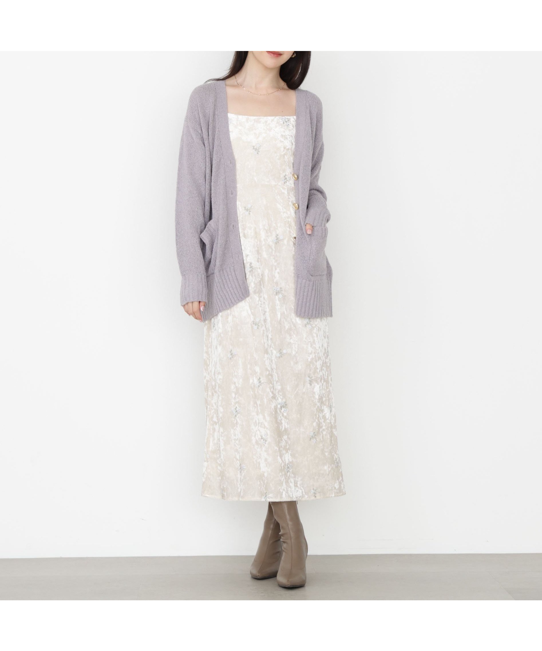 【プロポーション ボディドレッシング/PROPORTION BODY DRESSING】の《EDIT COLOGNE》刺繍ベロアキャミワンピース インテリア・キッズ・メンズ・レディースファッション・服の通販 founy(ファニー) 　ファッション　Fashion　レディースファッション　Fashion for Women　ワンピース　Dresses　キャミソールワンピース　Camisole Dresses　インナー　Innerwear　カーディガン　Cardigan, Knitwear　キャミワンピース　Cami Dress, Slip Dress　クラッシュ　Distressed, Crashed Style　ジャケット　Jacket, Outerwear　スリット　Slit, Slit Detail　ベロア　Velour, Soft Velvet　エクリュ1|ID: prp329100004626696 ipo3291000000033555685