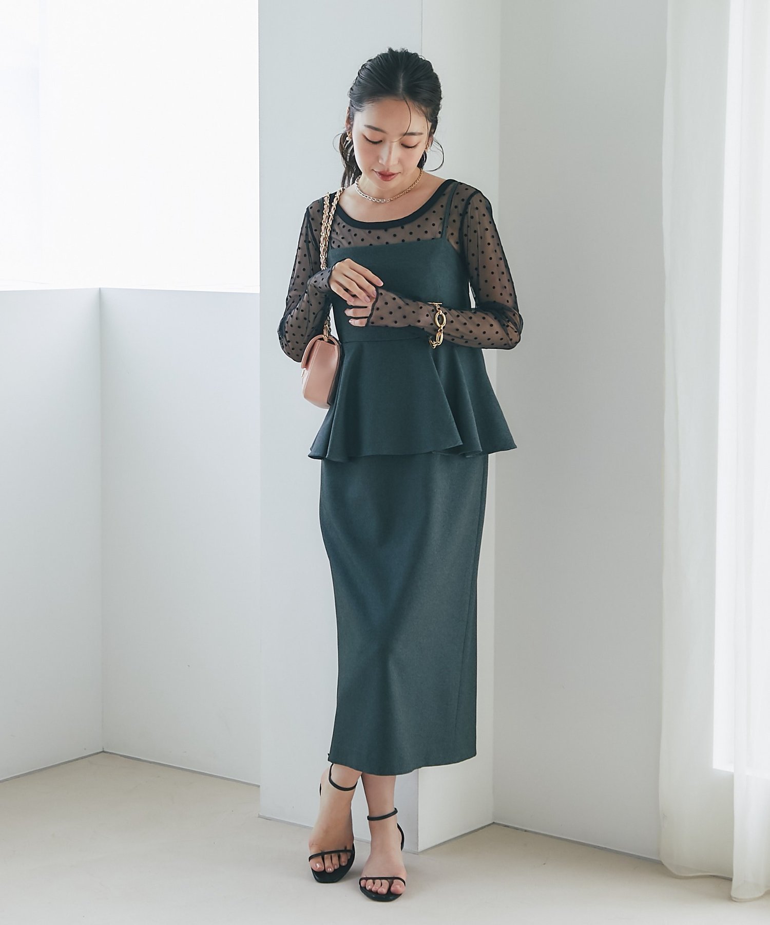 【ラブティックボンボン/La boutique BonBon】の【最強愛され】ペプラムキャミワンピース インテリア・キッズ・メンズ・レディースファッション・服の通販 founy(ファニー) 　ファッション　Fashion　レディースファッション　Fashion for Women　ワンピース　Dresses　キャミソールワンピース　Camisole Dresses　シンプル　Simple, Minimal　ストレッチ　Stretch, Stretchy Fabric　スリット　Slit, Slit Detail　ペプラム　Peplum, Flared Hem　チャコールグレー|ID: prp329100004626727 ipo3291000000033625770