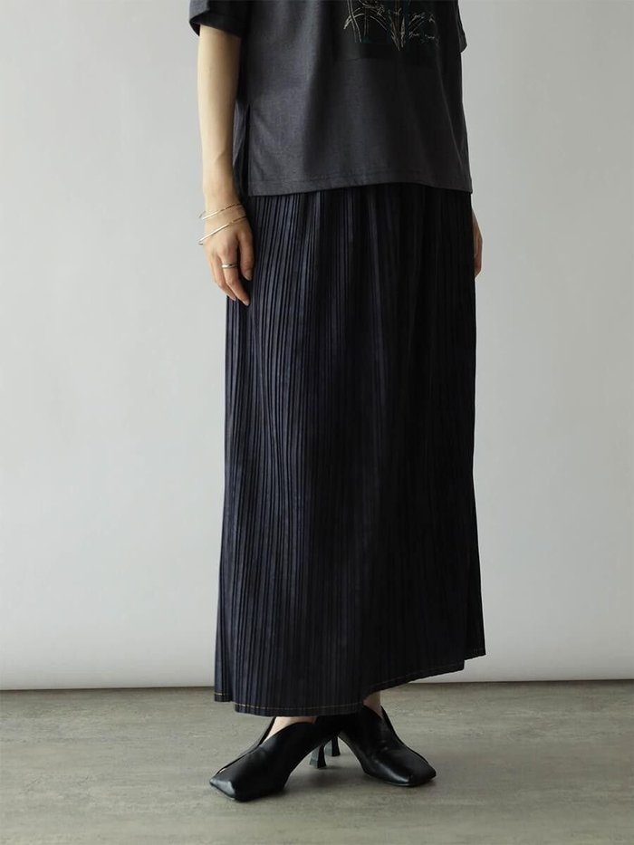 【ラシュッド/LASUD】のプリーツタイトスカート インテリア・キッズ・メンズ・レディースファッション・服の通販 founy(ファニー) https://founy.com/ ファッション Fashion レディースファッション Fashion for Women スカート Skirts おすすめ Recommended / Our Picks スニーカー Sneakers, Trainers スリット Slit, Slit Detail タイトスカート Pencil Skirt, Tight Skirt プリーツ Pleats, Pleated エレガント 上品 Elegant |ID: prp329100004626962 ipo3291000000033251906