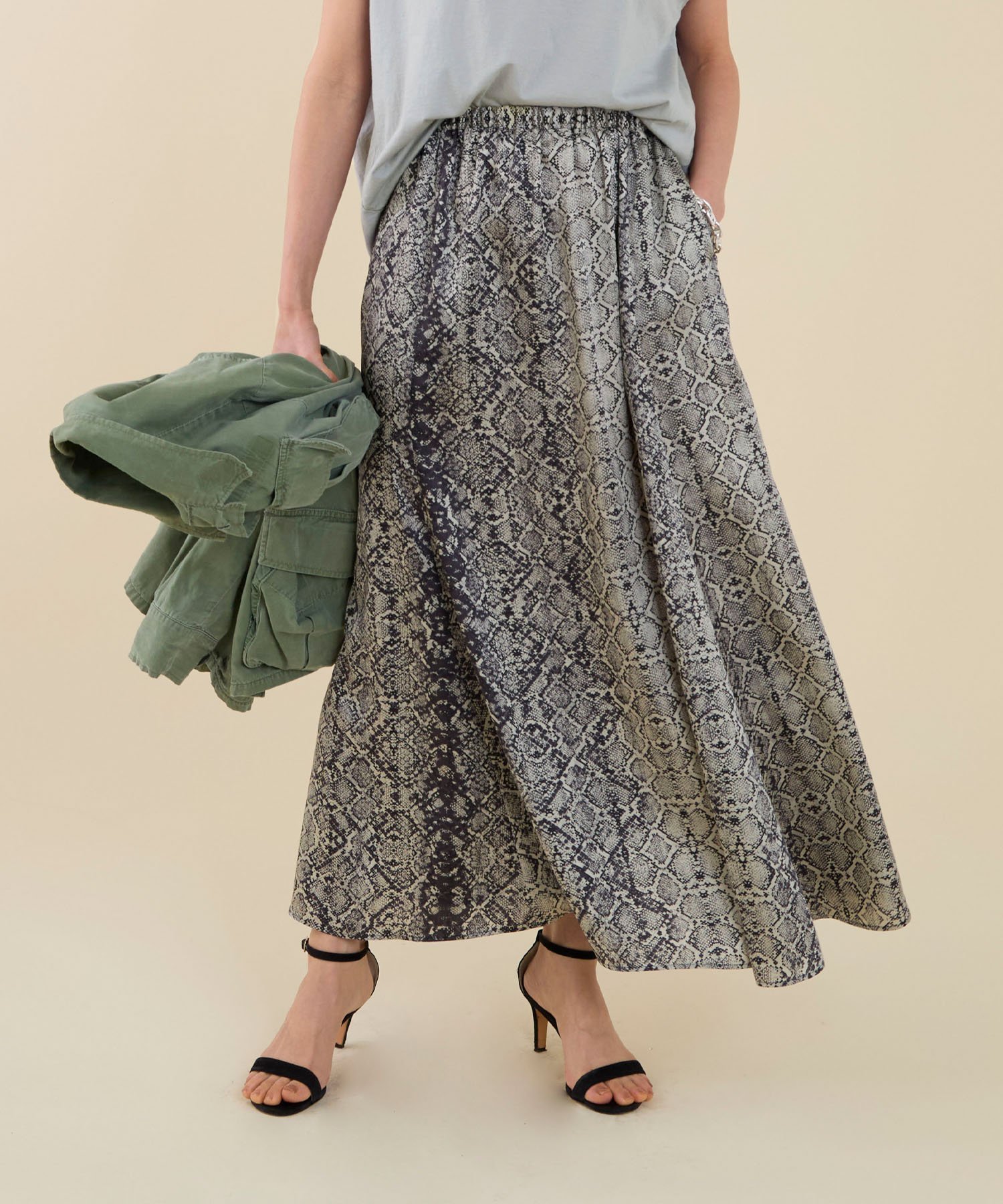 【マイカ ディール/MICA & DEAL】の【marmors】original python print skirt インテリア・キッズ・メンズ・レディースファッション・服の通販 founy(ファニー) 　ファッション　Fashion　レディースファッション　Fashion for Women　スカート　Skirts　パイソン　Python, Snakeskin Pattern　フレア　Flare, Flared　プリント　Print, Printed Pattern　リアル　Real, Realistic　エレガント 上品　Elegant　GRAY|ID: prp329100004626976 ipo3291000000033252029