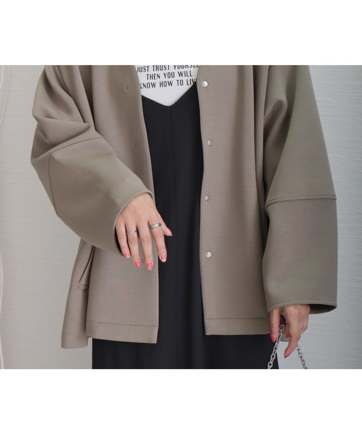 【その他のブランド/Other】のダンボールポンチノーカラーフレアーブルゾン インテリア・キッズ・メンズ・レディースファッション・服の通販 founy(ファニー) 　ファッション　Fashion　レディースファッション　Fashion for Women　アウター　Coat / Outerwear Collection　ブルゾンジャケット・スポーティアウター　Blouson Jackets　スウェット / スエット　Sweatshirt, Sweatwear　スリーブ　Sleeve, Long Sleeve / Short Sleeve　ブルゾン　Blouson, Bomber Jacket　ポケット　Pocket, Pocket Detail　エレガント 上品　Elegant　切替　Switching, Contrast Panel　軽量　Lightweight, Ultra Light　モカ|ID: prp329100004627284 ipo3291000000033257708