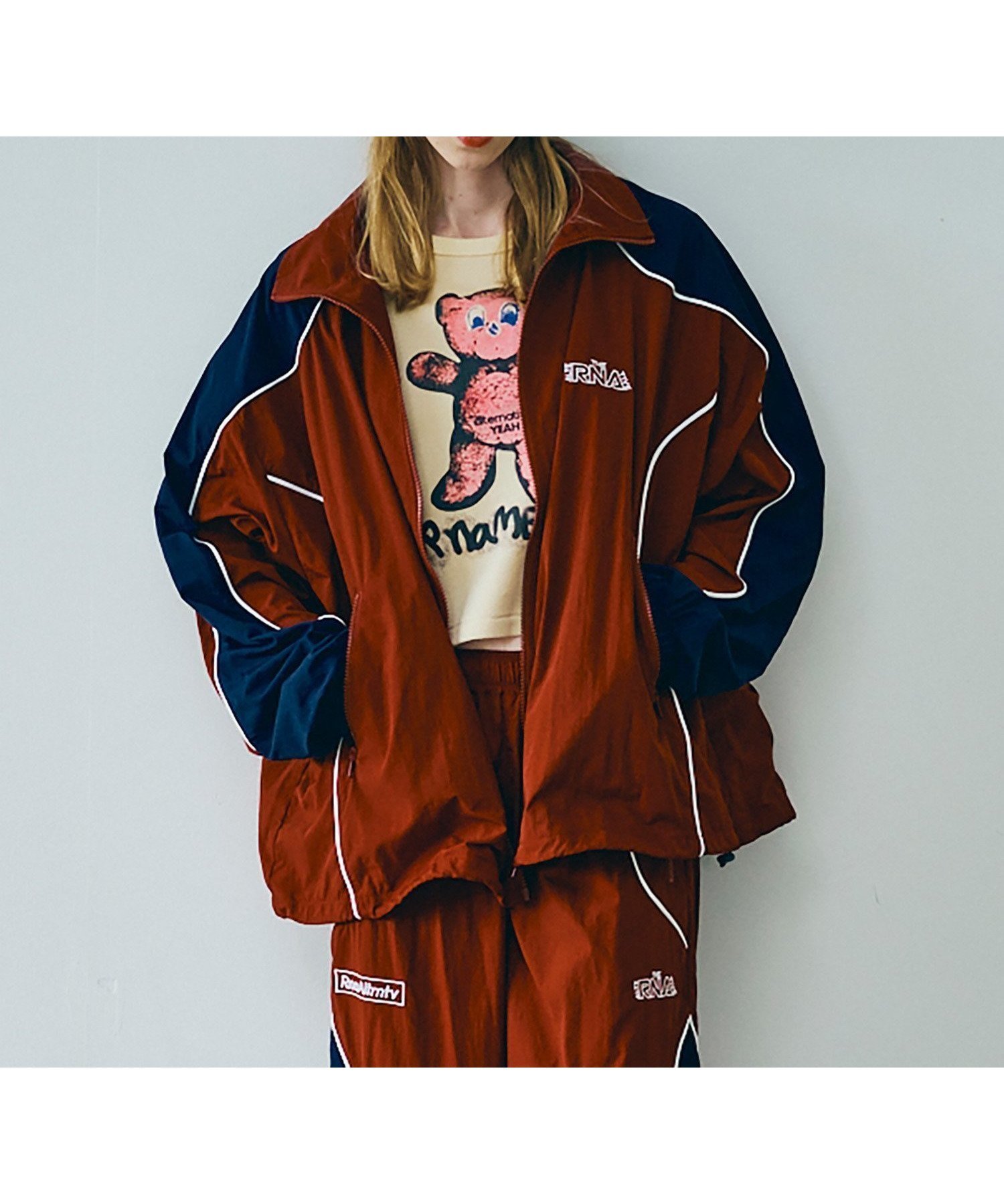 【アールエヌエー/RNA】のJ2156 バイカラートラックジャケット 人気、トレンドファッション・服の通販 founy(ファニー) 　ファッション　Fashion　レディースファッション　Fashion for Women　アウター　Coat / Outerwear Collection　レディースジャケット・軽アウター　Jackets　ジャケット　Jacket, Outerwear　スタンド　Stand Collar, Upright Stand　フロント　Front, Front Design　ルーズ　Loose, Oversized　 other-1|ID: prp329100004627366 ipo3291000000033258935