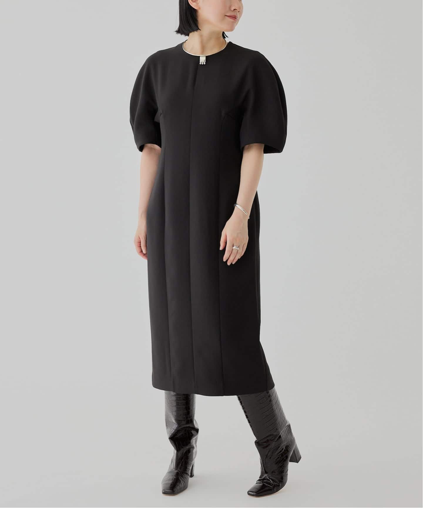 【ヴェルメイユ パー イエナ/VERMEIL par iena】のW-FACEクルーネックワンピース インテリア・キッズ・メンズ・レディースファッション・服の通販 founy(ファニー) 　ファッション　Fashion　レディースファッション　Fashion for Women　ワンピース　Dresses　2025年　2025　2025-2026秋冬・A/W　Autumn/Winter 2025–26 AW25–26　アクセサリー　Fashion Accessories　シンプル　Simple, Minimal　スカーフ　Scarf, Neckwear　スニーカー　Sneakers, Trainers　ソックス　Socks, Hosiery　エレガント 上品　Elegant　ブラック|ID: prp329100004627598 ipo3291000000033261153