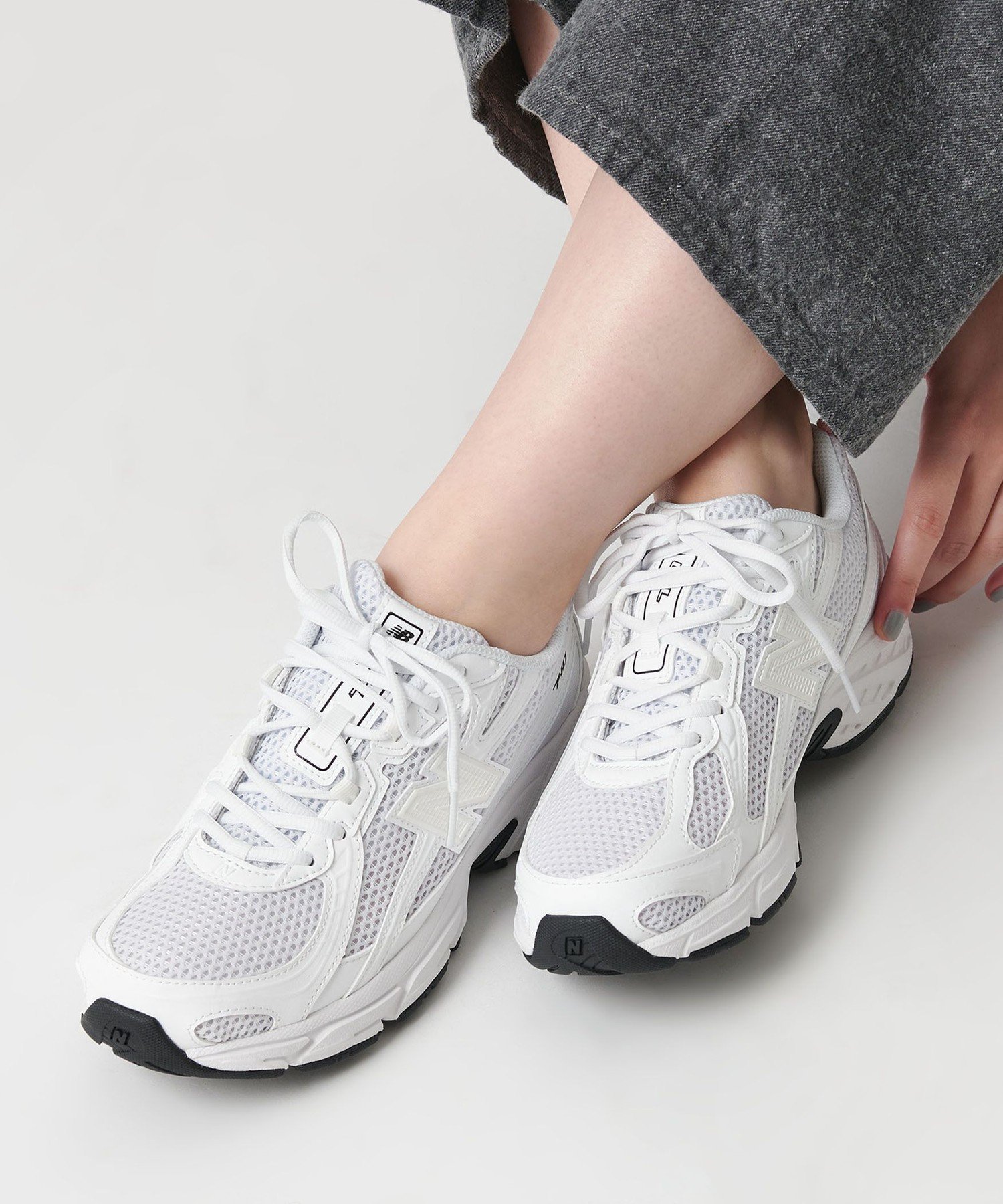 【ビューティ&ユース ユナイテッドアローズ/BEAUTY&YOUTH / UNITED ARROWS】のNew Balance U740/スニーカー インテリア・キッズ・メンズ・レディースファッション・服の通販 founy(ファニー) 　ファッション　Fashion　レディースファッション　Fashion for Women　シューズ　Shoes, Footwear　スタイリッシュ　Stylish, Fashionable　スニーカー　Sneakers, Trainers　ダブル　Double, Double-Breasted　トレンド　Trend, Trending Now　ハーフ　Half, Half-Length　バランス　Balance, Style Balance　フィット　Fit, Slim Fit　ボトム　Bottoms, Lower Wear　メッシュ　Mesh, Net Fabric　ワイド　Wide, Wide Fit　WHITE|ID: prp329100004627670 ipo3291000000033956847