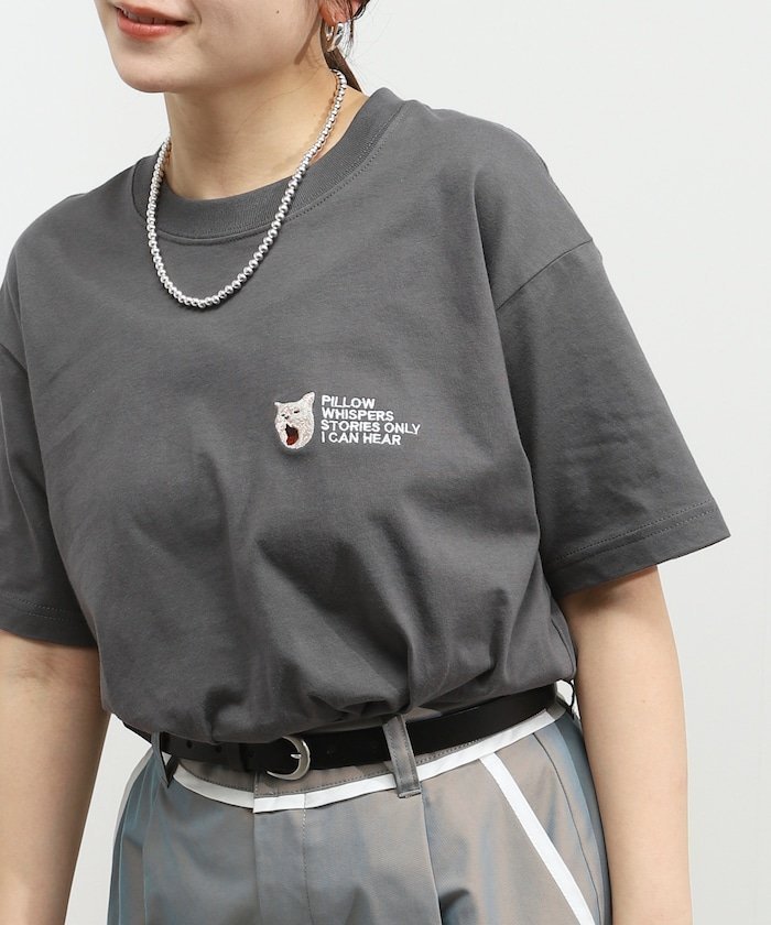 【フリークスストア/FREAK'S STORE】のオーガニックコットン アニマル刺繍プリントTシャツ CAT 25SS インテリア・キッズ・メンズ・レディースファッション・服の通販 founy(ファニー) 　ファッション　Fashion　レディースファッション　Fashion for Women　トップス・カットソー　Cut & Sew Tops　シャツ・ブラウス・オフィスカジュアル　Elegant Blouses & Button-Ups　ロングTシャツ・Tシャツ　Longline T-Shirts & Tees　2025年　2025　2025春夏・S/S　Spring/Summer 2025 SS25　おすすめ　Recommended / Our Picks　アニマル　Animal Print　サンダル　Sandals, Summer Shoes　トレンド　Trend, Trending Now　フェミニン　Feminine, Girly　フラット　Flat, Flat Shoes　プリント　Print, Printed Pattern　ワンポイント　One Point, Statement Accent　半袖　Short Sleeve, Half Sleeve　夏　Summer　S/S・春夏　SS, Spring/Summer, Warm Season　猫　Cat, Kitty　チャコールグレー|ID: prp329100004628056 ipo3291000000033547510