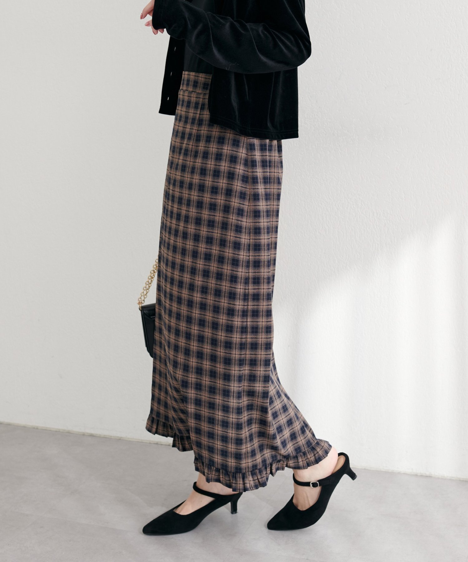 【ナチュラルクチュール/natural couture】の【WEB限定】裾フリルチェック柄スカート インテリア・キッズ・メンズ・レディースファッション・服の通販 founy(ファニー) 　ファッション　Fashion　レディースファッション　Fashion for Women　スカート　Skirts　2025年　2025　2025-2026秋冬・A/W　Autumn/Winter 2025–26 AW25–26　おすすめ　Recommended / Our Picks　カットソー　Cut and Sewn Top　クラシカル　Classical, Vintage-Inspired　サンダル　Sandals, Summer Shoes　スニーカー　Sneakers, Trainers　チェック　Check, Plaid, Tartan　フェミニン　Feminine, Girly　フリル　Frill, Ruffle　ロング　Long, Long-Length　エレガント 上品　Elegant　その他4|ID: prp329100004628113 ipo3291000000033268653
