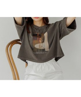 【ミスティ ウーマン/mysty woman】のフラワーモチーフTシャツ 人気、トレンドファッション・服の通販 founy(ファニー) ファッション Fashion レディースファッション Fashion for Women トップス・カットソー Cut & Sew Tops シャツ・ブラウス・オフィスカジュアル Elegant Blouses & Button-Ups ロングTシャツ・Tシャツ Longline T-Shirts & Tees 花柄・フラワープリント・モチーフ Floral Prints & Motifs / Flower Pattern Tops クロップド Cropped, Short Length フェミニン Feminine, Girly フラワー Flower, Floral フレア Flare, Flared プリント Print, Printed Pattern モチーフ Motif, Design Theme リラックス Relax, Relaxed Fit ヴィンテージ Vintage Style 夏 Summer |ID:prp329100004628141