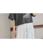 【ミスティ ウーマン/mysty woman】のフラワーモチーフTシャツ 人気、トレンドファッション・服の通販 founy(ファニー) ファッション Fashion レディースファッション Fashion for Women トップス・カットソー Cut & Sew Tops シャツ・ブラウス・オフィスカジュアル Elegant Blouses & Button-Ups ロングTシャツ・Tシャツ Longline T-Shirts & Tees 花柄・フラワープリント・モチーフ Floral Prints & Motifs / Flower Pattern Tops クロップド Cropped, Short Length フェミニン Feminine, Girly フラワー Flower, Floral フレア Flare, Flared プリント Print, Printed Pattern モチーフ Motif, Design Theme リラックス Relax, Relaxed Fit ヴィンテージ Vintage Style 夏 Summer thumbnail グレーハナ|ID: prp329100004628141 ipo3291000000033631039