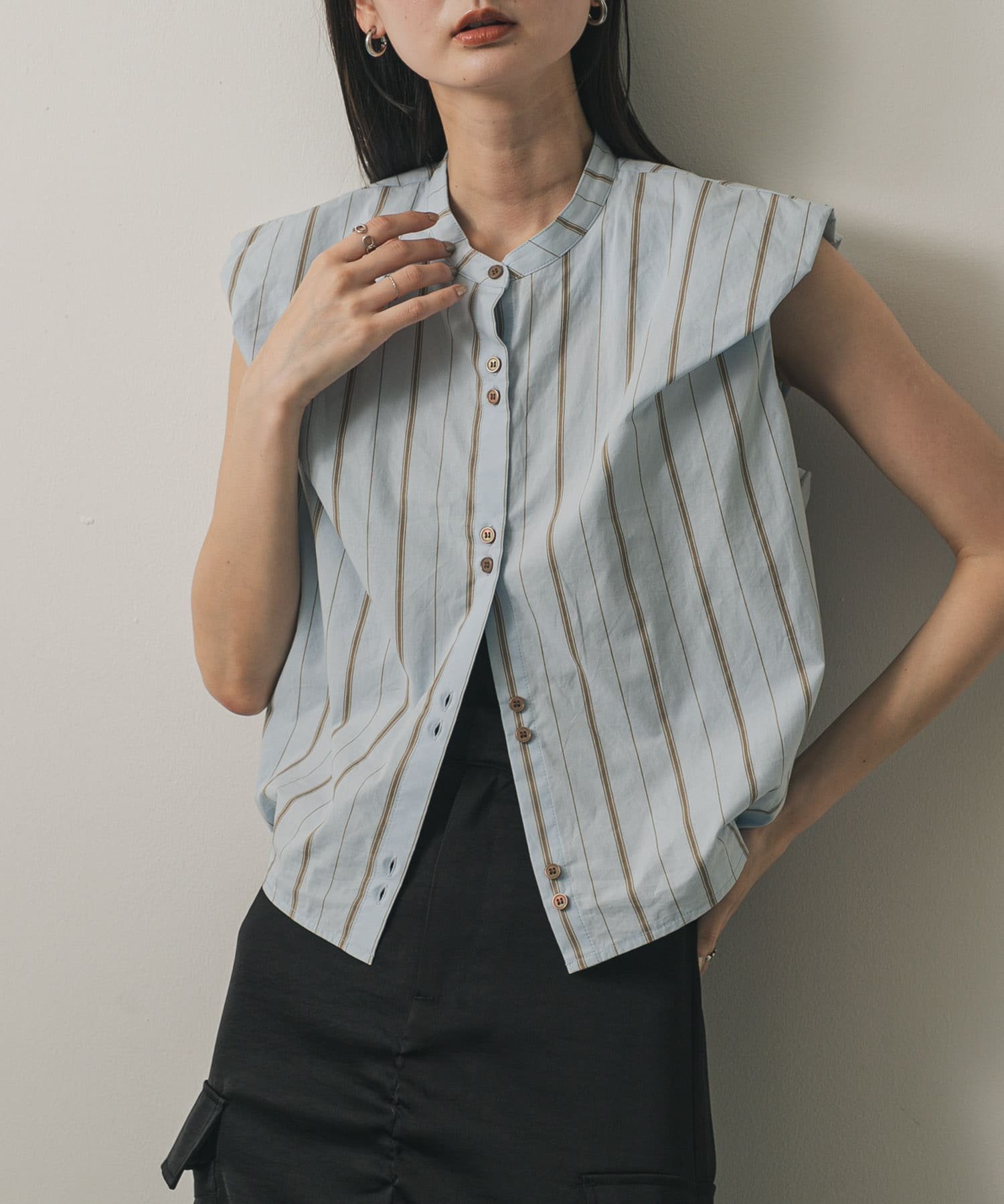 【センスオブプレイス/SENSE OF PLACE by URBAN RESEARCH】のダブルボタンバルーンブラウス インテリア・キッズ・メンズ・レディースファッション・服の通販 founy(ファニー) 　ファッション　Fashion　レディースファッション　Fashion for Women　トップス・カットソー　Cut & Sew Tops　シャツ・ブラウス・オフィスカジュアル　Elegant Blouses & Button-Ups　ダブル　Double, Double-Breasted　トレンド　Trend, Trending Now　バルーン　Balloon, Balloon Silhouette　フロント　Front, Front Design　BLUE|ID: prp329100004628335 ipo3291000000033678624