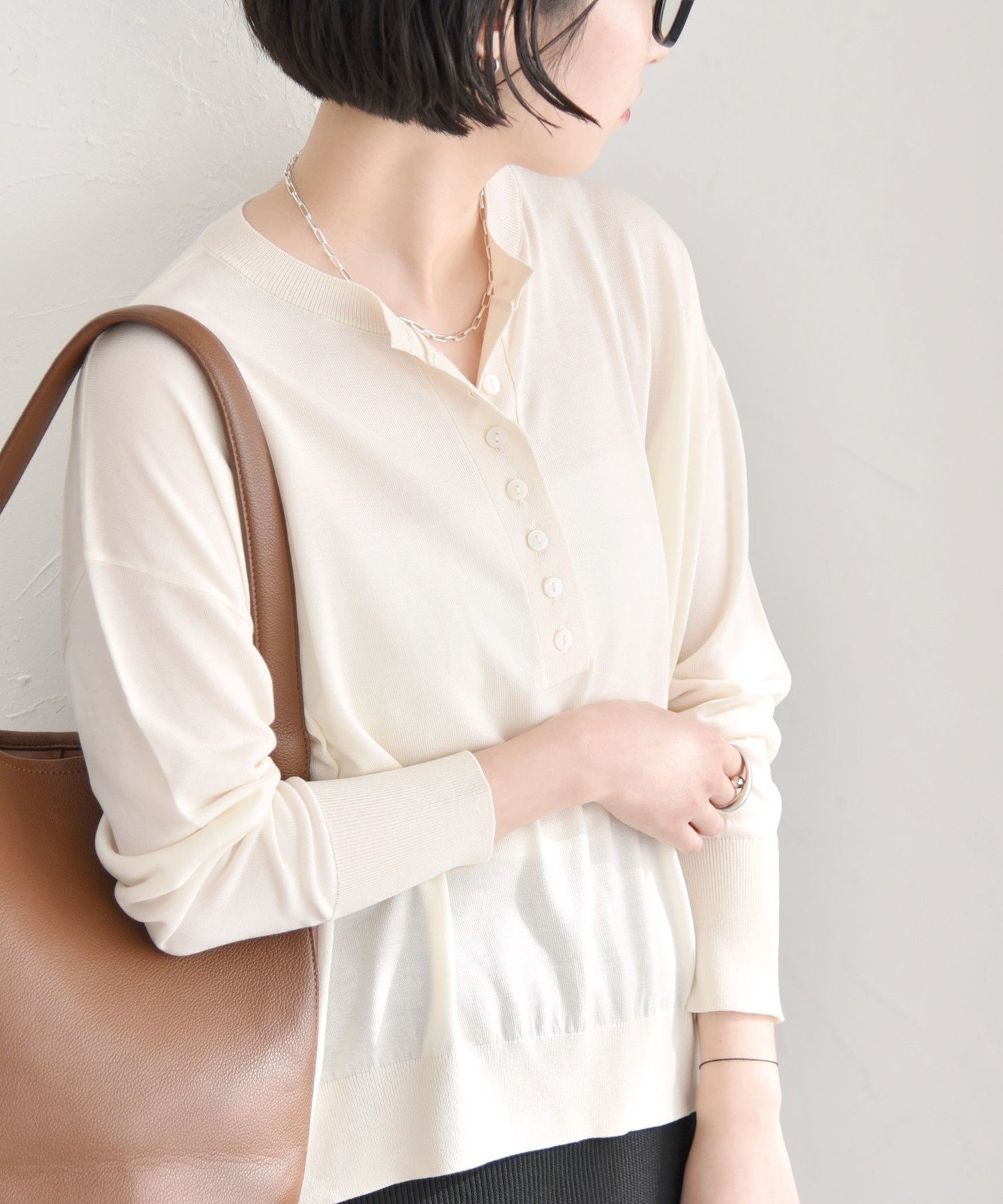 【シップス フォー ウィメン/SHIPS】のquaranciel 手洗い可能 シルク ミックス ヘンリーネック ニット プルオーバー インテリア・キッズ・メンズ・レディースファッション・服の通販 founy(ファニー) 　ファッション　Fashion　レディースファッション　Fashion for Women　トップス・カットソー　Cut & Sew Tops　ニット　Knit Tops & Sweaters　カジュアルプルオーバー・ニットトップス　Pullovers & Knit Tops / Casual Pullovers　洗える　Machine Washable　シルク　Silk, 100% Silk　ジャケット　Jacket, Outerwear　デニム　Denim, Jeans Material　バランス　Balance, Style Balance　ボトム　Bottoms, Lower Wear　ミックス　Mix, Mixed Style　ロング　Long, Long-Length　おすすめ　Recommended / Our Picks　エレガント 上品　Elegant　2025年　2025　2025春夏・S/S　Spring/Summer 2025 SS25　オフホワイト|ID: prp329100004628680 ipo3291000000033277297