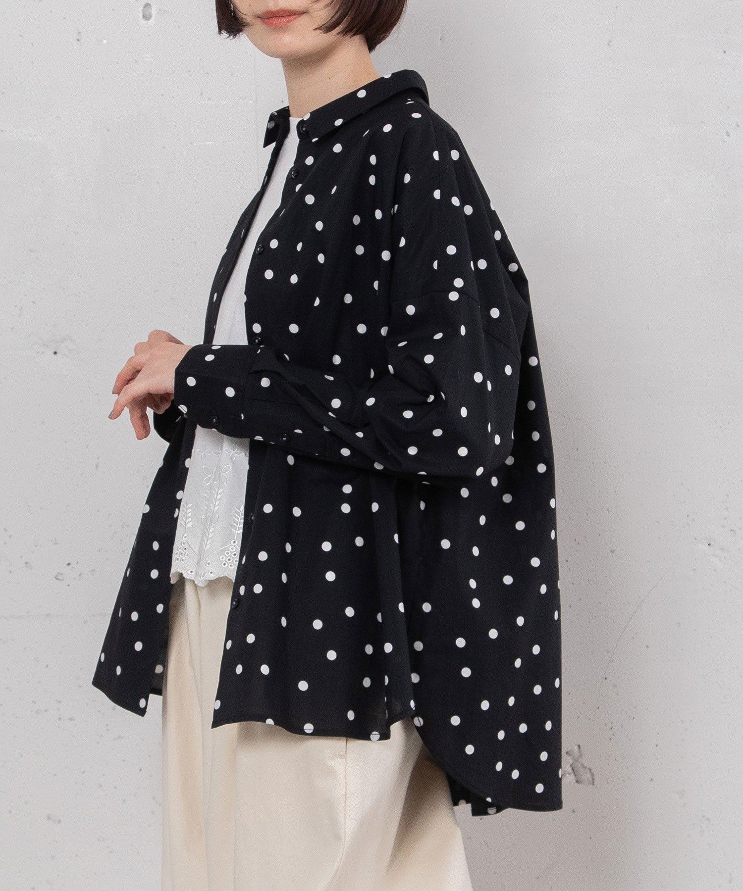 【プードゥドゥ/POU DOU DOU】のランダムドットプリントバックタックシャツ 人気、トレンドファッション・服の通販 founy(ファニー) 　ファッション　Fashion　レディースファッション　Fashion for Women　トップス・カットソー　Cut & Sew Tops　シャツ・ブラウス・オフィスカジュアル　Elegant Blouses & Button-Ups　バッグ　Bags　スマート　Smart, Elegant　セットアップ　Set-Up, Coordinated Outfit　ドット　Polka Dot, Dot Pattern　ランダム　Random, Irregular　おすすめ　Recommended / Our Picks　 other-1|ID: prp329100004628774 ipo3291000000033278775