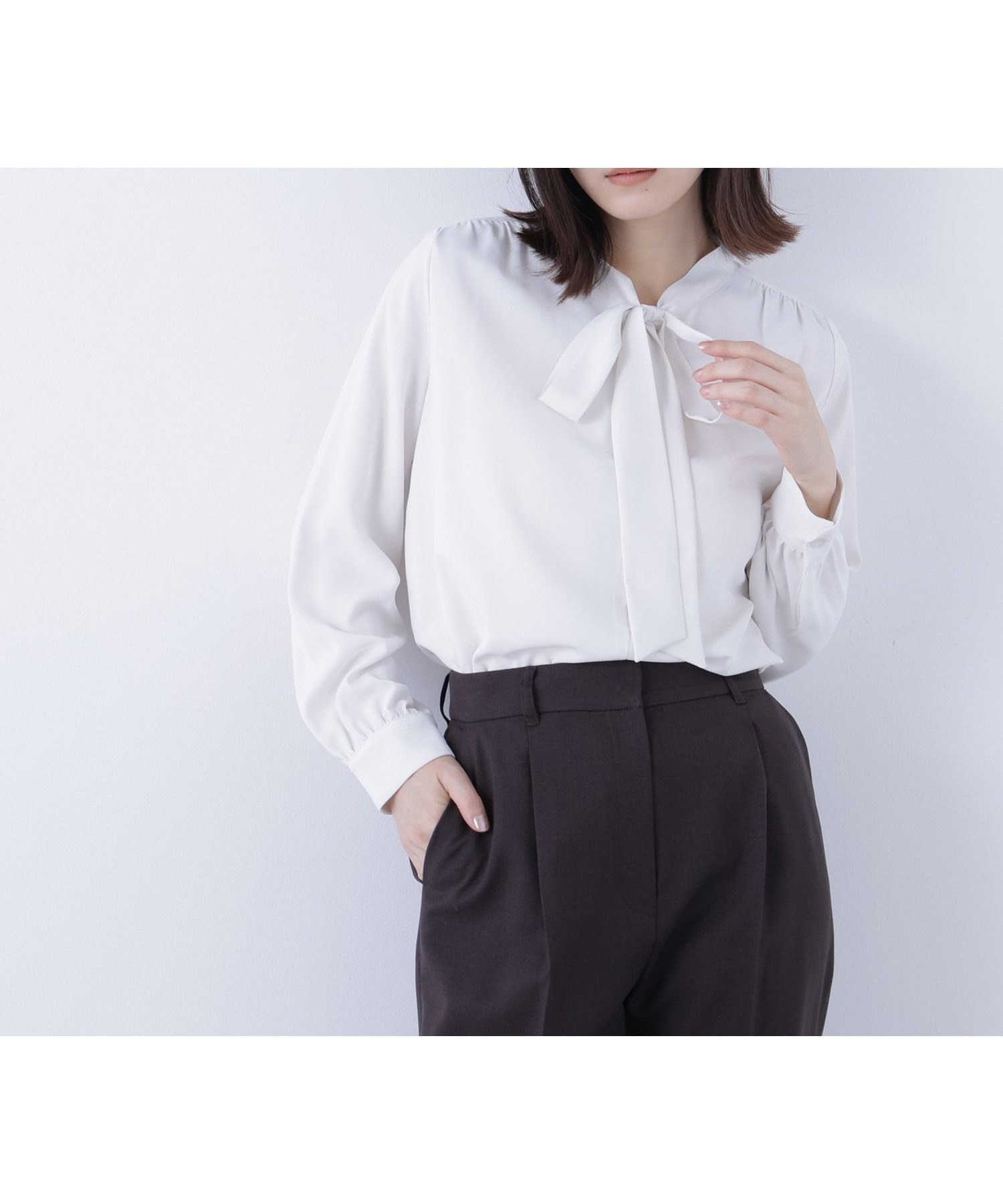 【ナチュラル ビューティー ベーシック/NATURAL BEAUTY BASIC】のリボンボウタイブラウス インテリア・キッズ・メンズ・レディースファッション・服の通販 founy(ファニー) 　ファッション　Fashion　レディースファッション　Fashion for Women　トップス・カットソー　Cut & Sew Tops　シャツ・ブラウス・オフィスカジュアル　Elegant Blouses & Button-Ups　ジャケット　Jacket, Outerwear　ジョーゼット　Georgette, Semi-Sheer Fabric　リボン　Ribbon, Bow　エレガント 上品　Elegant　オフホワイト1|ID: prp329100004628801 ipo3291000000033279187