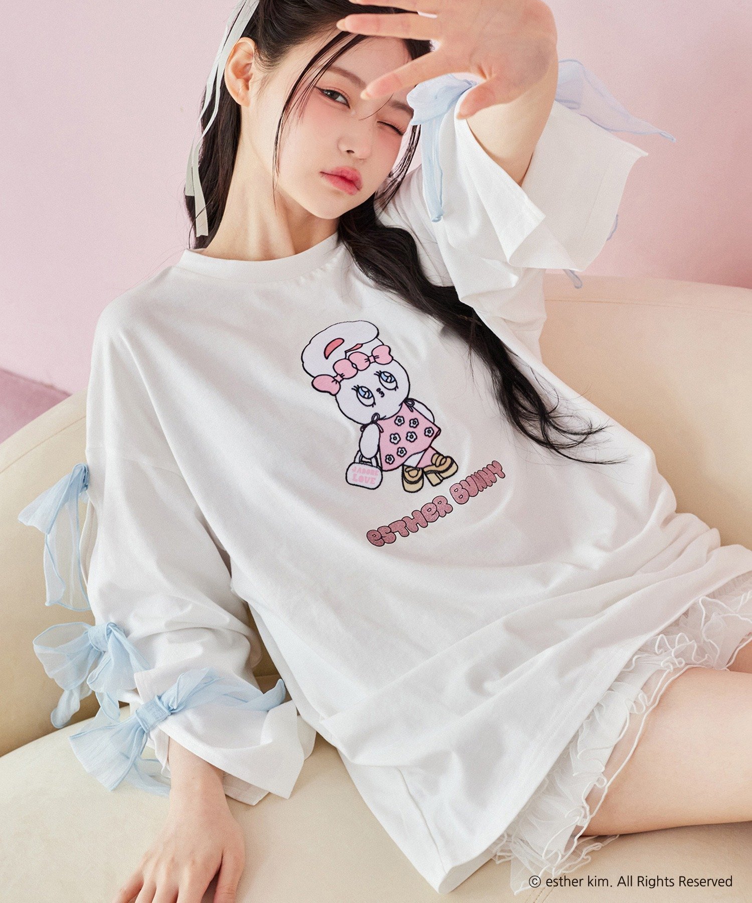 【ナイスクラップ/NICE CLAUP】の【Esther Bunny コラボ】袖リボンプリントビッグTee インテリア・キッズ・メンズ・レディースファッション・服の通販 founy(ファニー) 　ファッション　Fashion　レディースファッション　Fashion for Women　トップス・カットソー　Cut & Sew Tops　おすすめ　Recommended / Our Picks　カーゴパンツ　Cargo Pants, Utility Pants　ガーリー　Girly, Feminine Style　キャラクター　Character, Licensed Characters　コラボ　Collaboration, Collab　ショート　Short, Short Length　チュニック　Tunic, Long Top　デニム　Denim, Jeans Material　トレンド　Trend, Trending Now　フロント　Front, Front Design　プリント　Print, Printed Pattern　ミニスカート　Mini Skirt, Short Skirt　リボン　Ribbon, Bow　ロング　Long, Long-Length　人気　Popular, Best Seller　オフホワイト|ID: prp329100004628842 ipo3291000000033279914