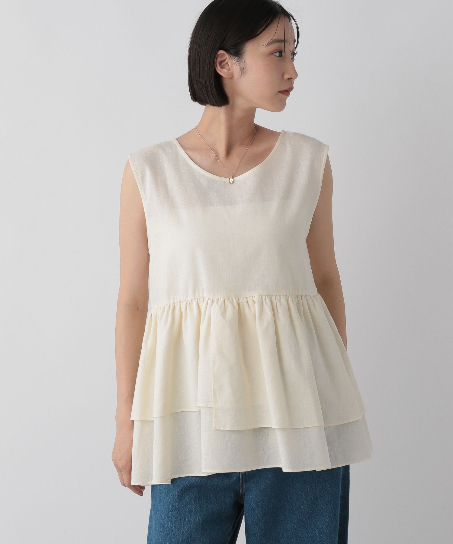 【ローリーズファーム/LOWRYS FARM】のペプラムチュニックノースリーブ インテリア・キッズ・メンズ・レディースファッション・服の通販 founy(ファニー) 　ファッション　Fashion　レディースファッション　Fashion for Women　トップス・カットソー　Cut & Sew Tops　キャミソール&ノースリーブ　Camisoles & Sleeveless Tops　おすすめ　Recommended / Our Picks　サンダル　Sandals, Summer Shoes　チュニック　Tunic, Long Top　デニム　Denim, Jeans Material　トレンド　Trend, Trending Now　ノースリーブ　Sleeveless, No-Sleeve　フレア　Flare, Flared　ペプラム　Peplum, Flared Hem　リネン　Linen, Linen Fabric　ワイド　Wide, Wide Fit　アイボリー08|ID: prp329100004628953 ipo3291000000033547674