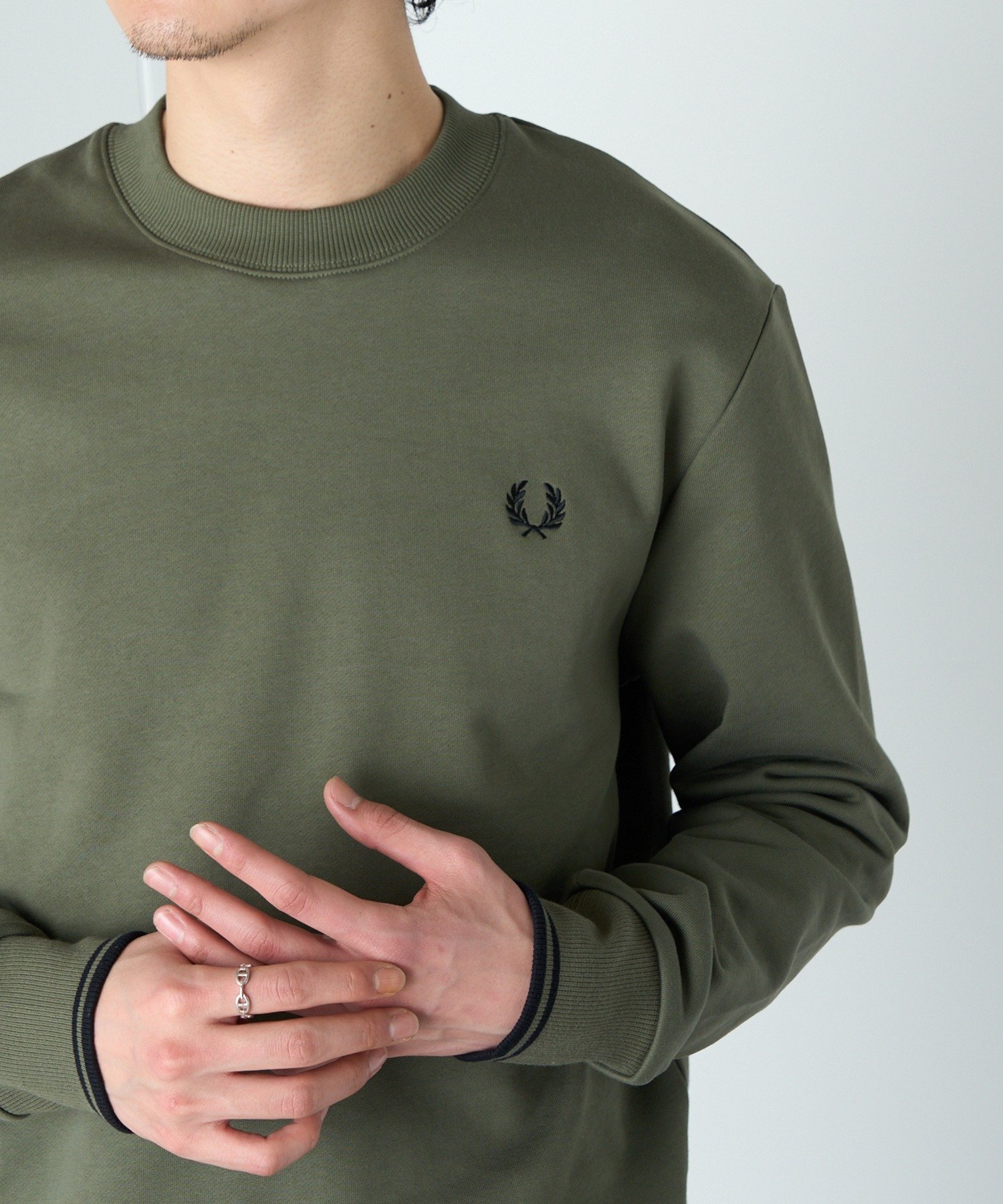 【カセットチャート/Cassette Chart】のFRED PERRY/Crew Neck SweatShirt M7535 インテリア・キッズ・メンズ・レディースファッション・服の通販 founy(ファニー) 　ファッション　Fashion　レディースファッション　Fashion for Women　トップス・カットソー　Cut & Sew Tops　シャツ・ブラウス・オフィスカジュアル　Elegant Blouses & Button-Ups　レディースパーカー・カジュアルフーディー　Casual Hoodies & Sweatshirts　ロングTシャツ・Tシャツ　Longline T-Shirts & Tees　スウェット・クルーネックトップス　Sweatshirts & Crewnecks / Relaxed Fit Sweat Tops　アクセサリー　Fashion Accessories　カーゴパンツ　Cargo Pants, Utility Pants　シンプル　Simple, Minimal　スラックス　Slacks, Dress Pants　デニム　Denim, Jeans Material　トレンド　Trend, Trending Now　ハーフ　Half, Half-Length　フォーマル　Formal, Dressy　ボトム　Bottoms, Lower Wear　ループ　Loop, Loop Knit　ワンポイント　One Point, Statement Accent　おすすめ　Recommended / Our Picks　エレガント 上品　Elegant　スマホショルダーバッグ　Smartphone Shoulder Bag　KHK|ID: prp329100004628965 ipo3291000000033700506