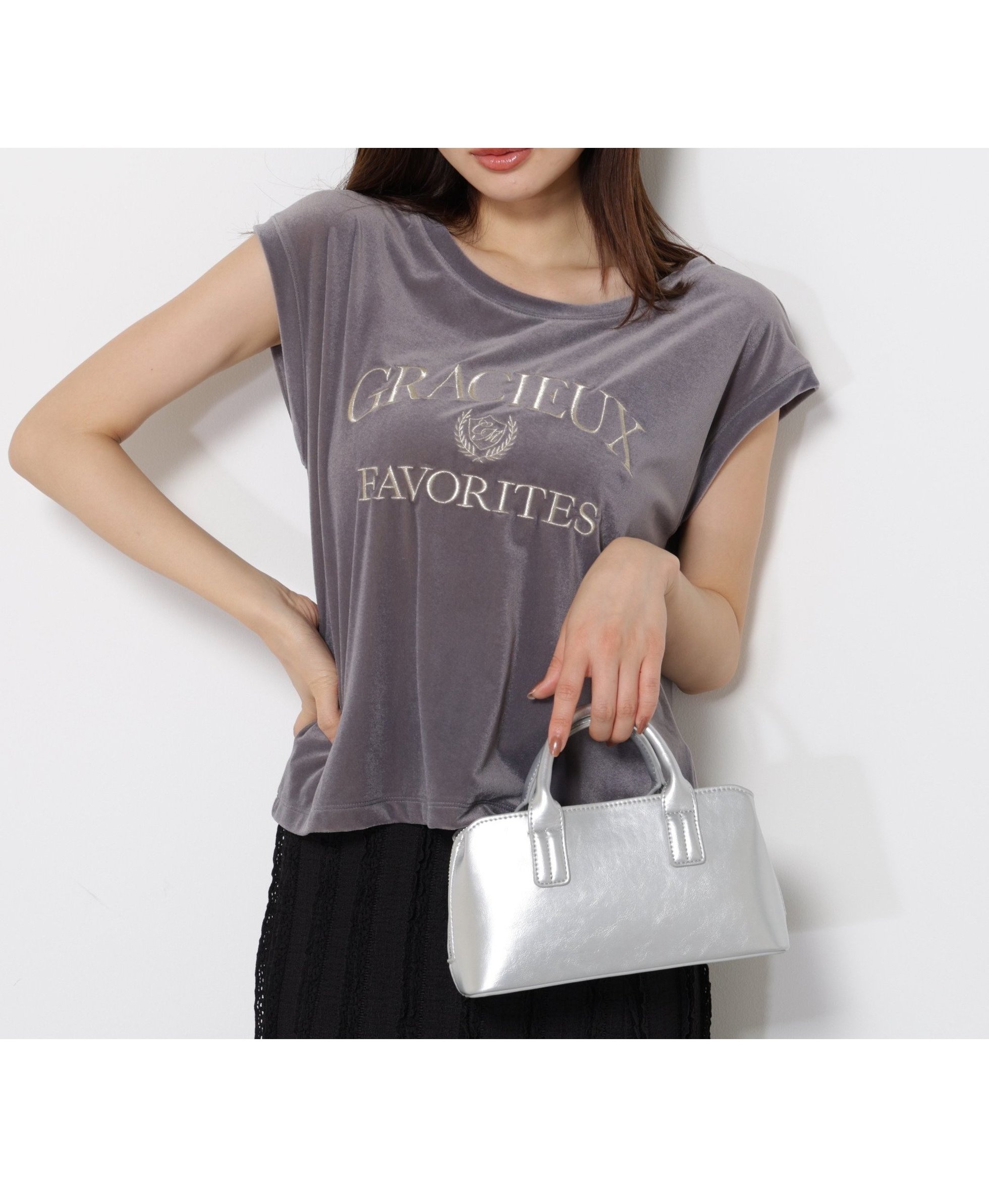 【プロポーション ボディドレッシング/PROPORTION BODY DRESSING】のシアーベロア刺繍Tシャツ インテリア・キッズ・メンズ・レディースファッション・服の通販 founy(ファニー) 　ファッション　Fashion　レディースファッション　Fashion for Women　トップス・カットソー　Cut & Sew Tops　シャツ・ブラウス・オフィスカジュアル　Elegant Blouses & Button-Ups　ロングTシャツ・Tシャツ　Longline T-Shirts & Tees　ベロアトップス　Velour Tops / Velvet-Look Items　スリーブ　Sleeve, Long Sleeve / Short Sleeve　フレンチ　French, French Style　グレー|ID: prp329100004628967 ipo3291000000033281645