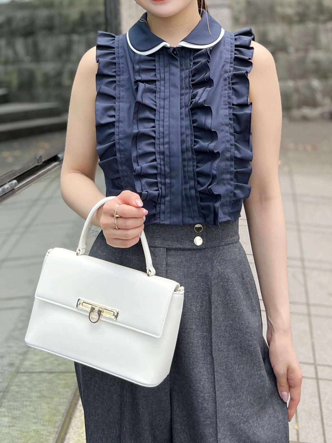 【スナイデル/SNIDEL】のノースリクロップドフリルシャツ インテリア・キッズ・メンズ・レディースファッション・服の通販 founy(ファニー) 　ファッション　Fashion　レディースファッション　Fashion for Women　トップス・カットソー　Cut & Sew Tops　シャツ・ブラウス・オフィスカジュアル　Elegant Blouses & Button-Ups　おすすめ　Recommended / Our Picks　ウェーブ　Wavy Pattern　クロップド　Cropped, Short Length　チェック　Check, Plaid, Tartan　バランス　Balance, Style Balance　フリル　Frill, Ruffle　フロント　Front, Front Design　ミニスカート　Mini Skirt, Short Skirt　ワイド　Wide, Wide Fit　今季　This Season, Current Season　NVY[089]|ID: prp329100004629045 ipo3291000000033282407