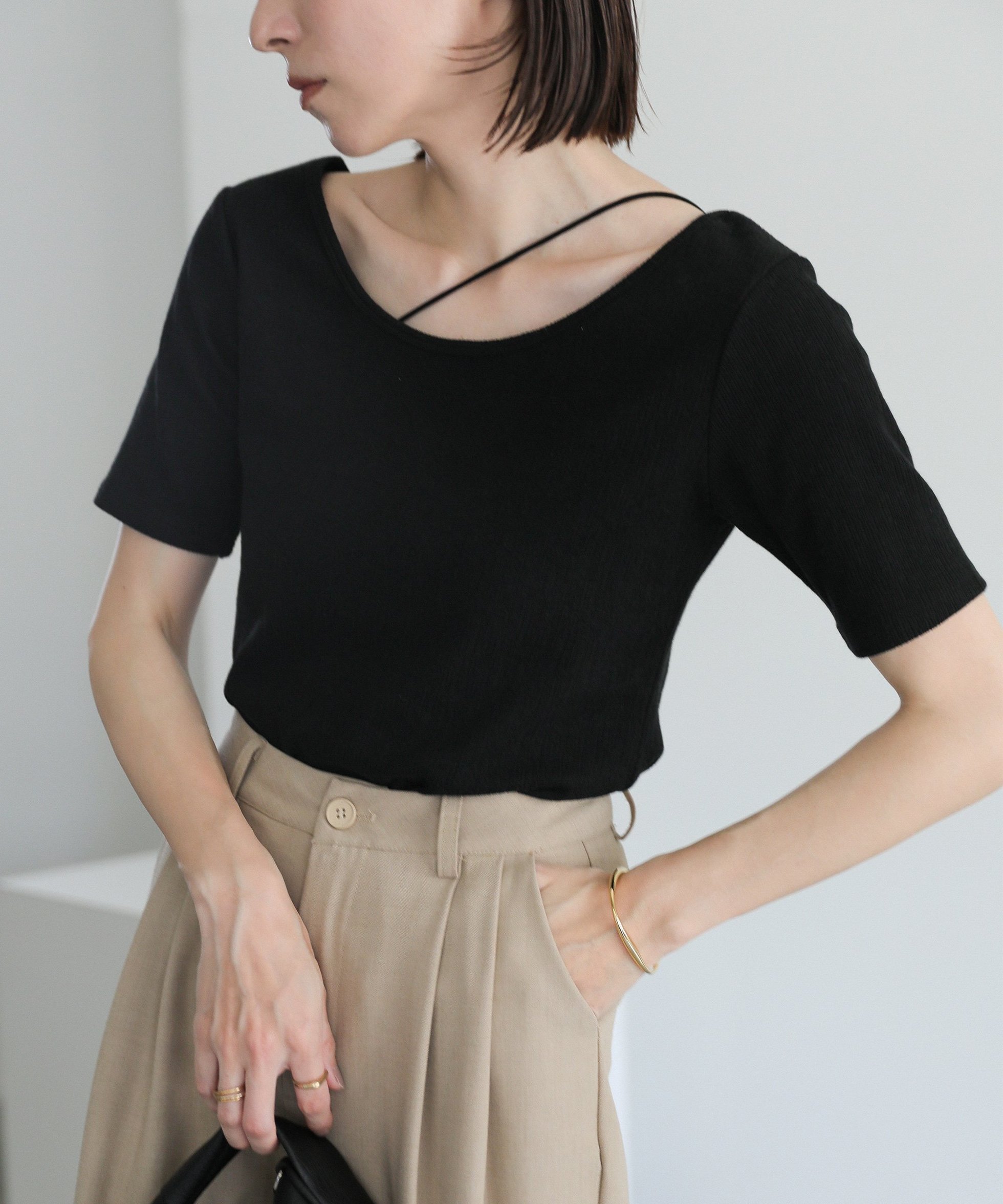 【セレクトモカ/SELECT MOCA】のバレエネックハーフスリーブカットソー インテリア・キッズ・メンズ・レディースファッション・服の通販 founy(ファニー) 　ファッション　Fashion　レディースファッション　Fashion for Women　トップス・カットソー　Cut & Sew Tops　カットソー・ベーシックTシャツ　Cut-and-Sewn Tops / Stretch Tees & Basics　おすすめ　Recommended / Our Picks　コンパクト　Compact, Small Size　デコルテ　Décolleté, Neckline　フレア　Flare, Flared　ボトム　Bottoms, Lower Wear　ワイド　Wide, Wide Fit　エレガント 上品　Elegant　ブラック-03|ID: prp329100004629222 ipo3291000000033919603