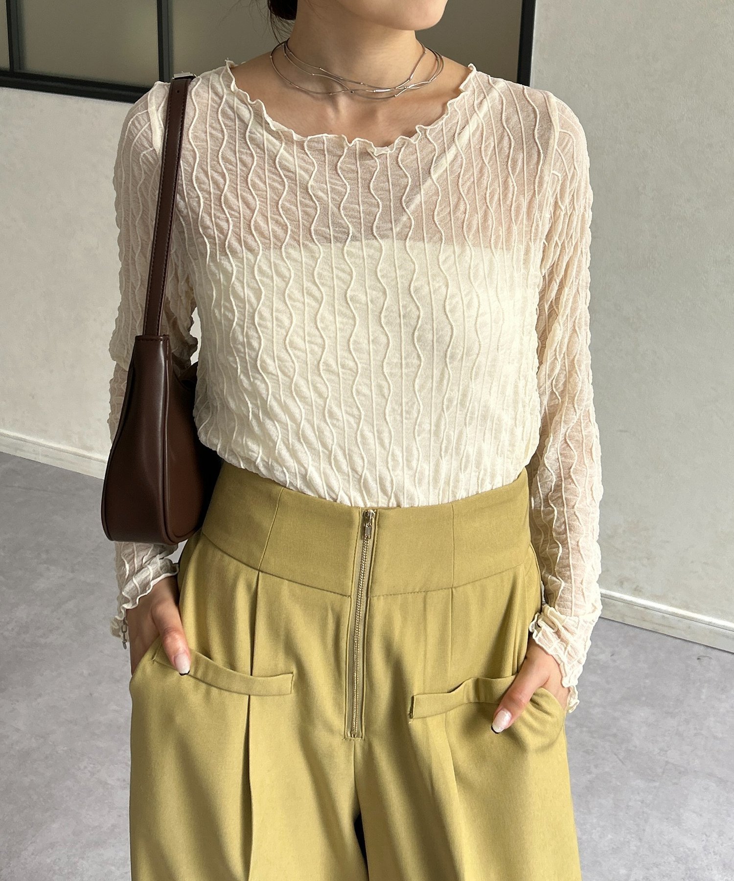 【ゼヴォン/Thevon】のウェーブ柄シアープルオーバー インテリア・キッズ・メンズ・レディースファッション・服の通販 founy(ファニー) 　ファッション　Fashion　レディースファッション　Fashion for Women　トップス・カットソー　Cut & Sew Tops　カジュアルプルオーバー・ニットトップス　Pullovers & Knit Tops / Casual Pullovers　2025年　2025　2025-2026秋冬・A/W　Autumn/Winter 2025–26 AW25–26　インナー　Innerwear　ウェーブ　Wavy Pattern　シアー　Sheer, See-Through　シンプル　Simple, Minimal　ジャケット　Jacket, Outerwear　エレガント 上品　Elegant　アイボリー|ID: prp329100004629240 ipo3291000000033633272