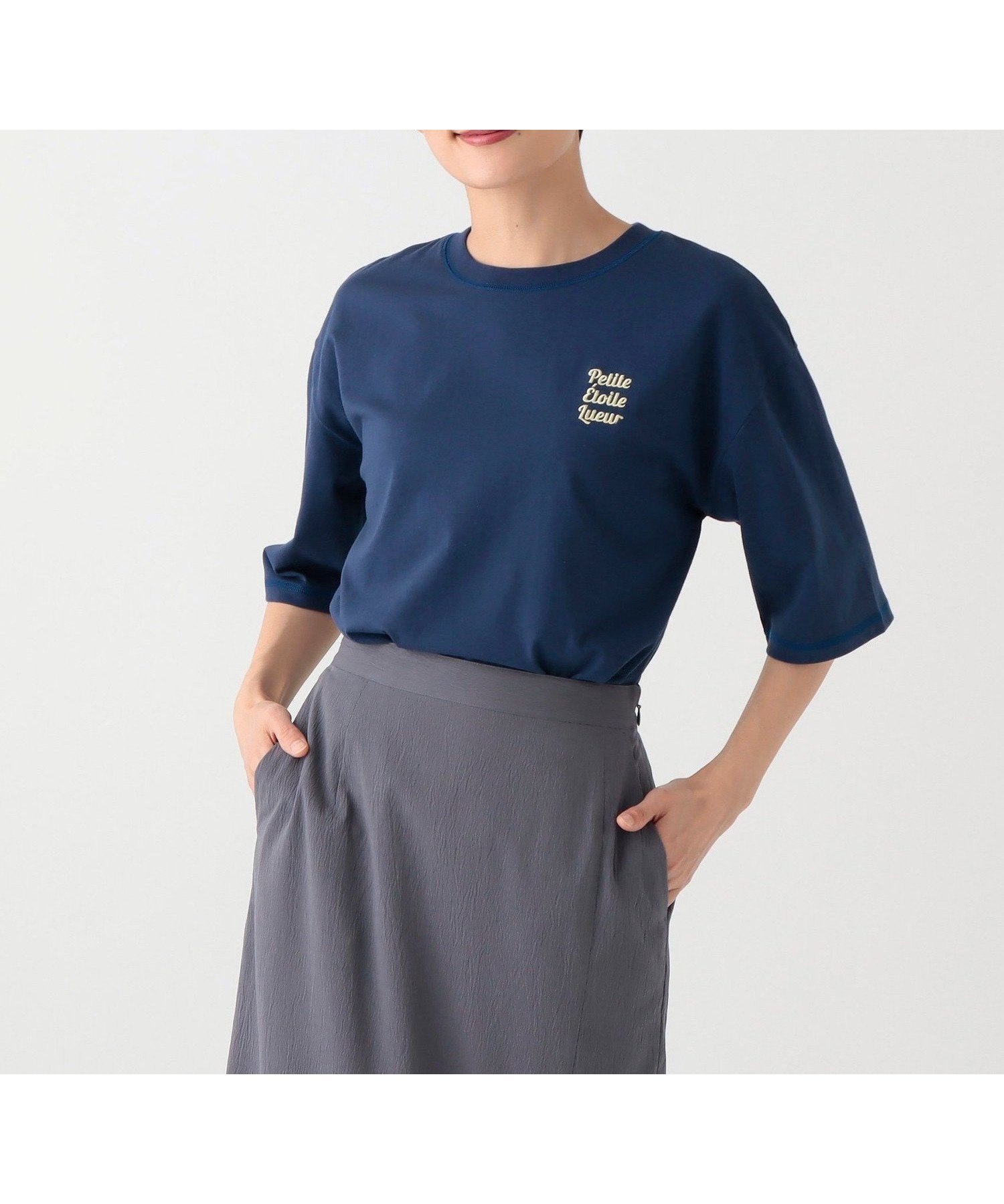 【アフタヌーンティー リビング/Afternoon Tea LIVING】のクールUV刺繍プルオーバー インテリア・キッズ・メンズ・レディースファッション・服の通販 founy(ファニー) 　ファッション　Fashion　レディースファッション　Fashion for Women　トップス・カットソー　Cut & Sew Tops　カジュアルプルオーバー・ニットトップス　Pullovers & Knit Tops / Casual Pullovers　おすすめ　Recommended / Our Picks　クール　Cool, Chic　ベーシック　Basic, Essential　ワンポイント　One Point, Statement Accent　旅行　Travel　ネイビー|ID: prp329100004629245 ipo3291000000033284460