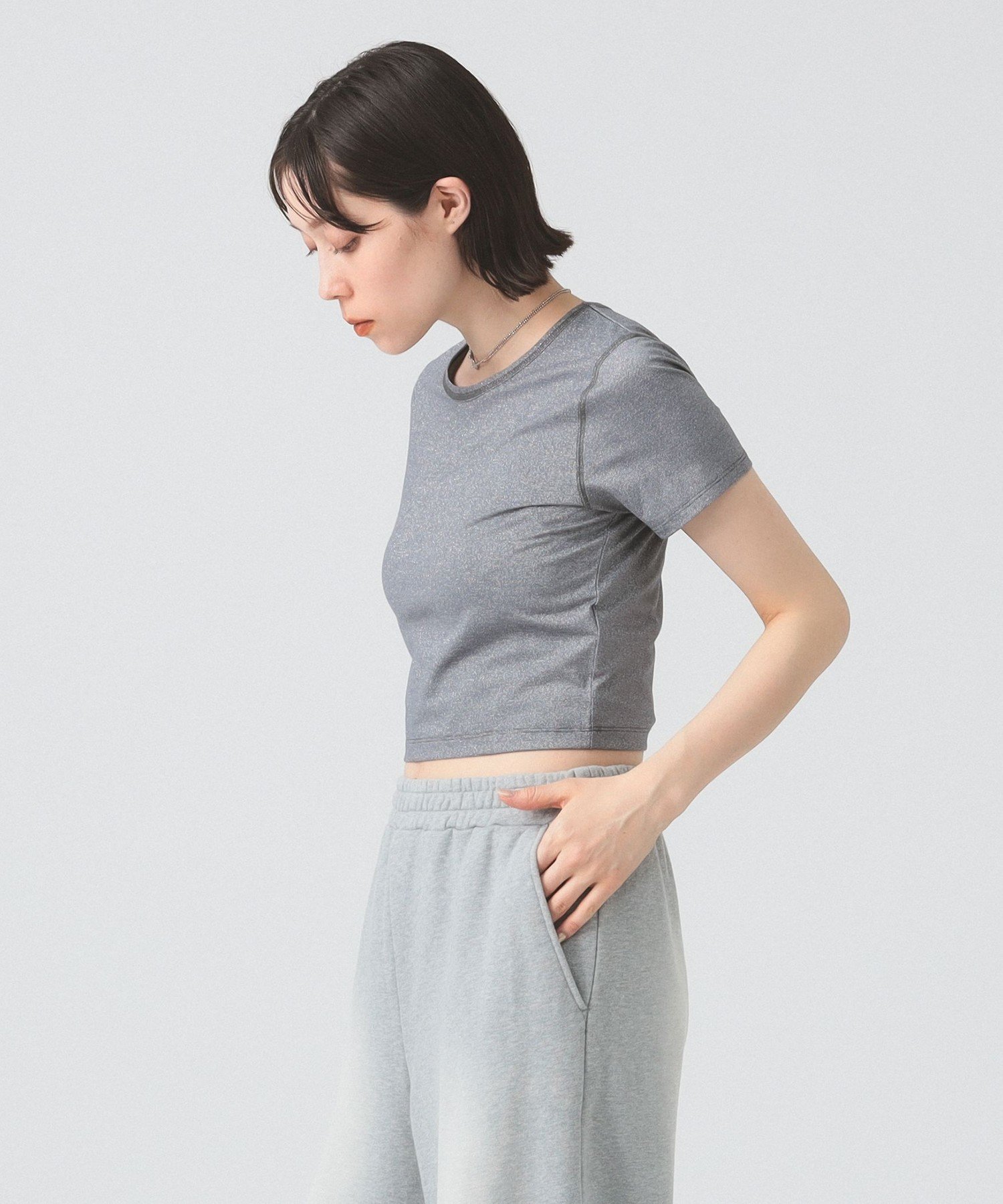【ビームス ウイメン/BEAMS】のラメ クロップド クルーネック Tシャツ インテリア・キッズ・メンズ・レディースファッション・服の通販 founy(ファニー) 　ファッション　Fashion　レディースファッション　Fashion for Women　トップス・カットソー　Cut & Sew Tops　シャツ・ブラウス・オフィスカジュアル　Elegant Blouses & Button-Ups　ロングTシャツ・Tシャツ　Longline T-Shirts & Tees　インナー　Innerwear　キャミソール　Camisole, Spaghetti Strap Top　クロップド　Cropped, Short Length　コンパクト　Compact, Small Size　ジャケット　Jacket, Outerwear　タンク　Tank Top, Sleeveless Top　トレンド　Trend, Trending Now　ルーズ　Loose, Oversized　エレガント 上品　Elegant　GREY|ID: prp329100004629250 ipo3291000000033284479