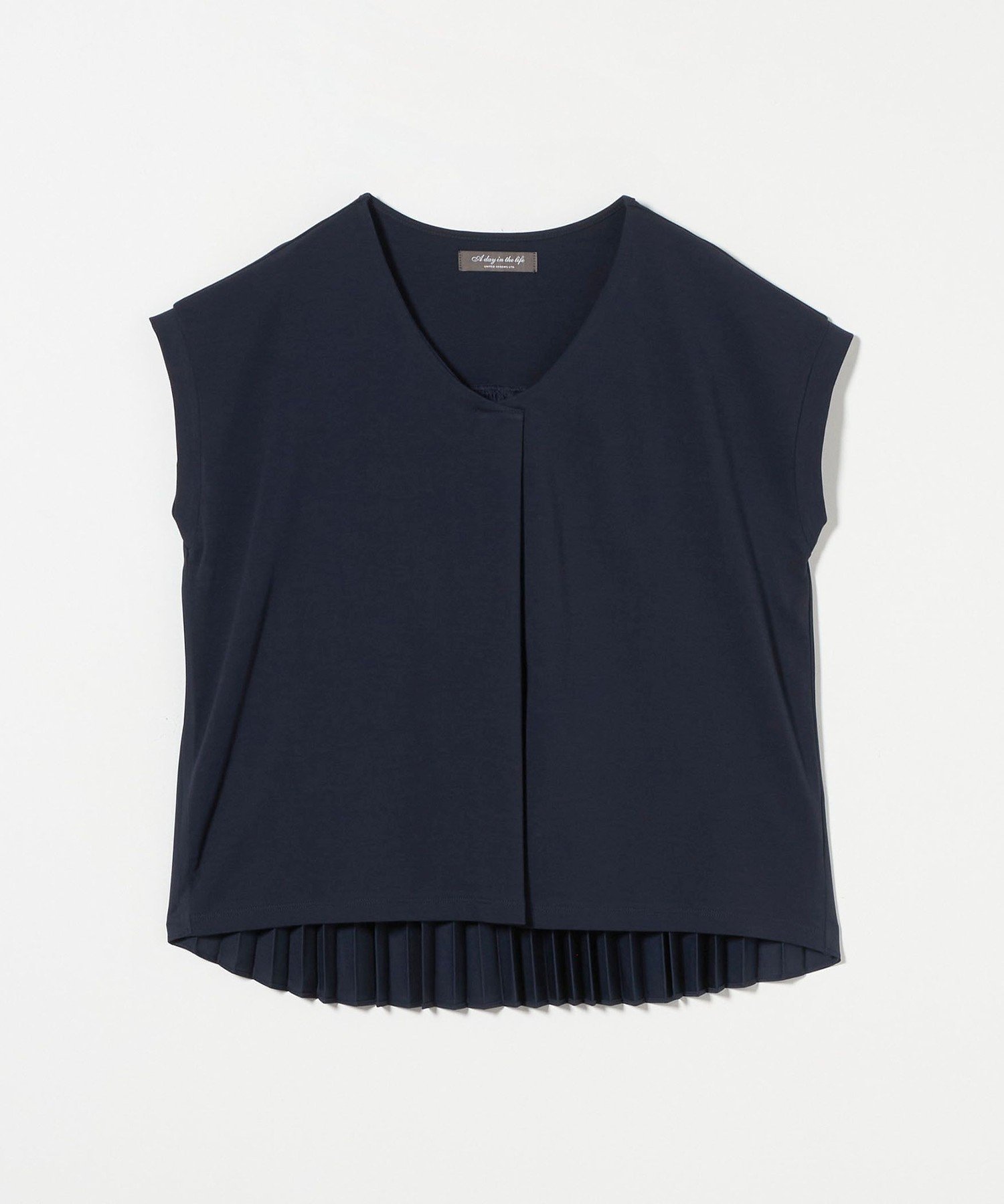 【ユナイテッドアローズ/UNITED ARROWS】のスムース バックプリーツ カットソー A DAY IN THE LIFE インテリア・キッズ・メンズ・レディースファッション・服の通販 founy(ファニー) 　ファッション　Fashion　レディースファッション　Fashion for Women　トップス・カットソー　Cut & Sew Tops　カットソー・ベーシックTシャツ　Cut-and-Sewn Tops / Stretch Tees & Basics　エアリー　Airy Texture　カットソー　Cut and Sewn Top　コンビ　Combo, Combination Style　シンプル　Simple, Minimal　フロント　Front, Front Design　プリーツ　Pleats, Pleated　リラックス　Relax, Relaxed Fit　ワイド　Wide, Wide Fit　エレガント 上品　Elegant　ビジネス 仕事 通勤　Business / Work / Commuting　NAVY|ID: prp329100004629268 ipo3291000000033444730