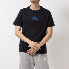 【リーボック/Reebok】のノーマター ディスタンス グラフィック Tシャツ / NO MATTER DISTANCE GFX SS TEE 人気、トレンドファッション・服の通販 founy(ファニー) ファッション Fashion レディースファッション Fashion for Women トップス・カットソー Cut & Sew Tops シャツ・ブラウス・オフィスカジュアル Elegant Blouses & Button-Ups ロングTシャツ・Tシャツ Longline T-Shirts & Tees グラフィック Graphic, Graphic Design シンプル Simple, Minimal フロント Front, Front Design メンズ Men's, Menswear ワーク Workwear, Utility Style |ID:prp329100004629305