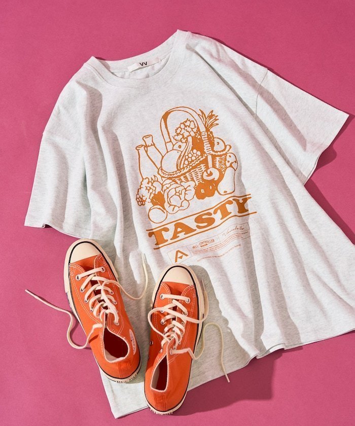 【フリークスストア/FREAK'S STORE】のVV basket フロントプリント 半袖 Tシャツ【限定展開】 25SS インテリア・キッズ・メンズ・レディースファッション・服の通販 founy(ファニー) https://founy.com/ ファッション Fashion レディースファッション Fashion for Women トップス・カットソー Cut & Sew Tops シャツ・ブラウス・オフィスカジュアル Elegant Blouses & Button-Ups ロングTシャツ・Tシャツ Longline T-Shirts & Tees アニマル Animal Print インナー Innerwear サロペット Overalls, Salopette ショルダー Shoulder, Shoulder Strap シンプル Simple, Minimal スニーカー Sneakers, Trainers スペシャル Special, Limited Edition デニム Denim, Jeans Material ドロップ Drop Shoulder, Dropped Style フロント Front, Front Design プリント Print, Printed Pattern 半袖 Short Sleeve, Half Sleeve S/S・春夏 SS, Spring/Summer, Warm Season おすすめ Recommended / Our Picks 夏 Summer 2025年 2025 2025春夏・S/S Spring/Summer 2025 SS25 |ID: prp329100004629467 ipo3291000000033519002